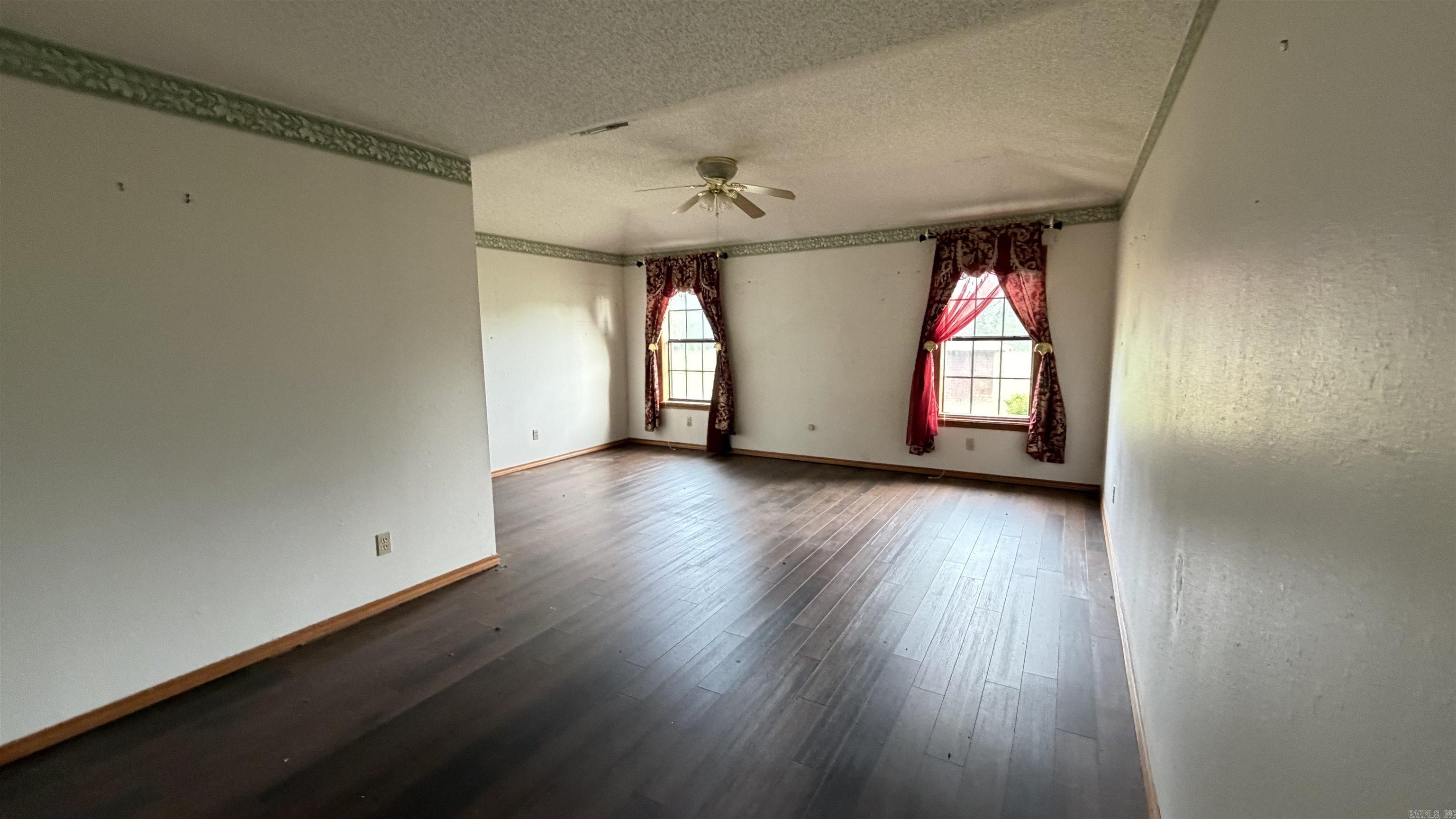 766 County Rd 1229 Property Photo 21