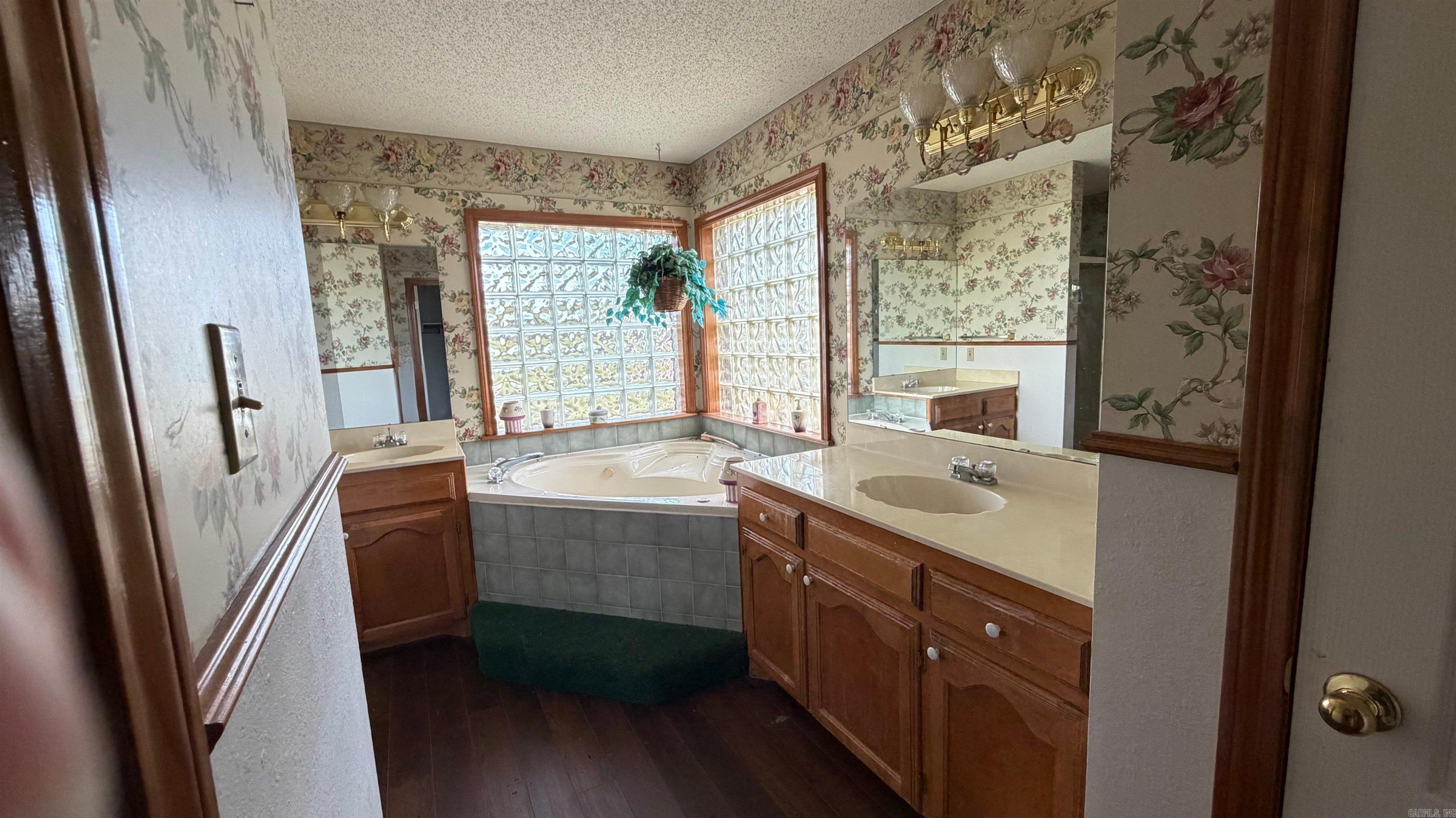 766 County Rd 1229 Property Photo 23
