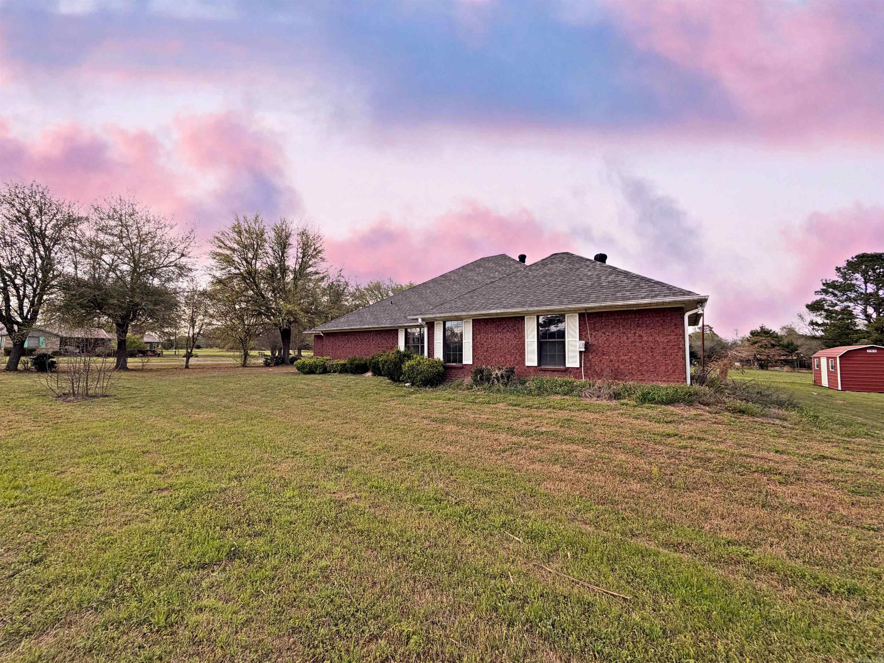 766 County Rd 1229 Property Photo 28