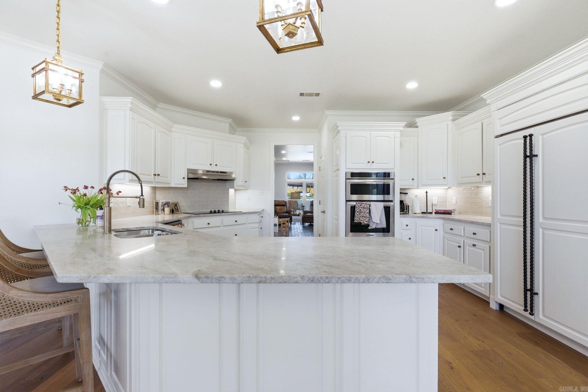5006 Colonial Court Property Photo 16