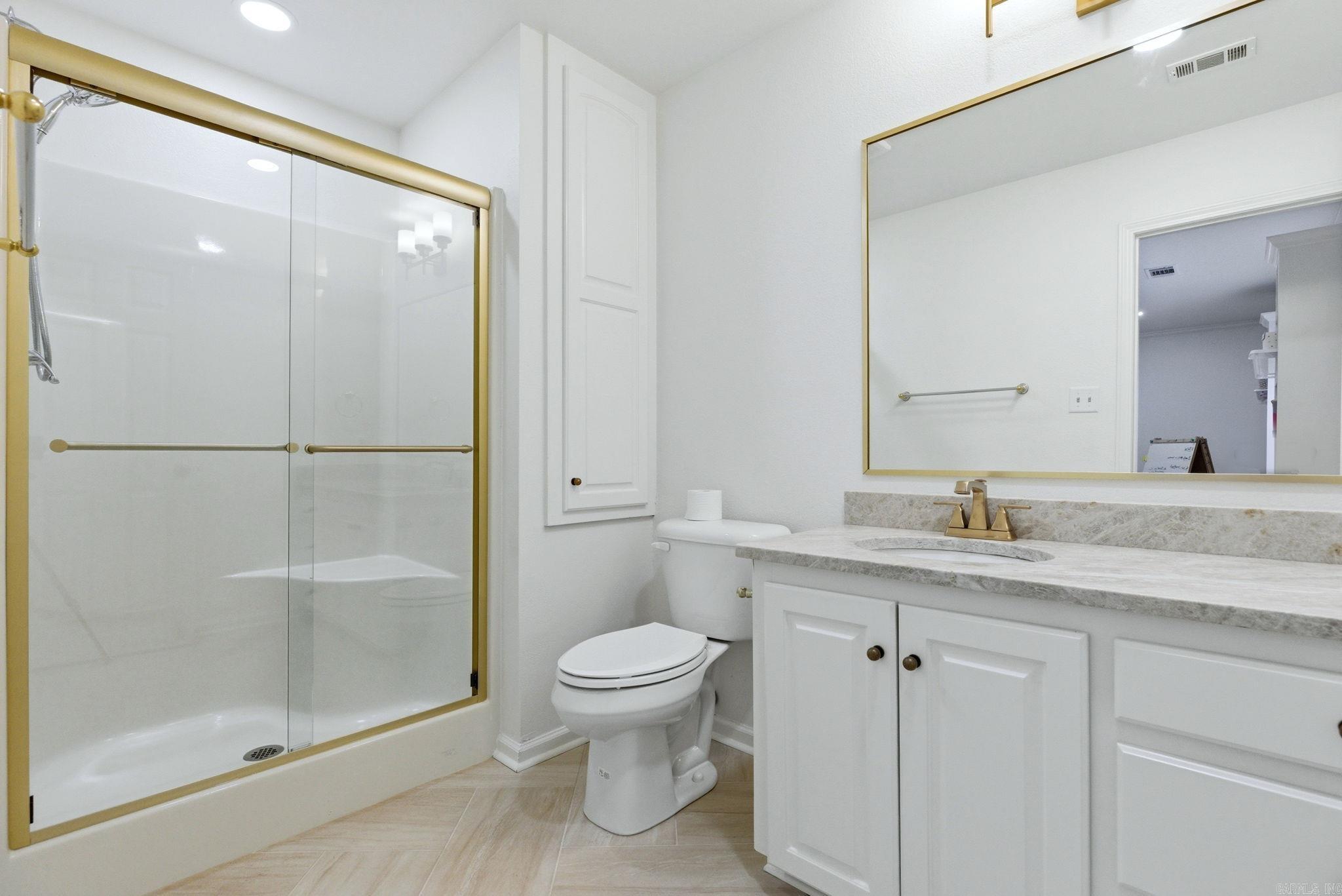 5006 Colonial Court Property Photo 30