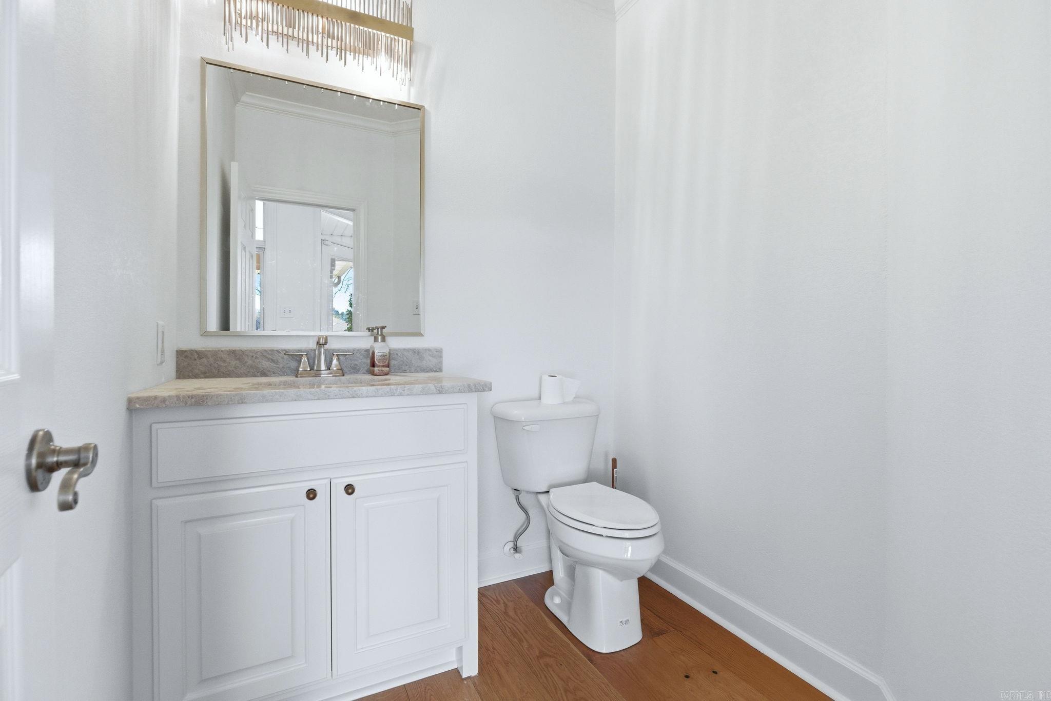 5006 Colonial Court Property Photo 37