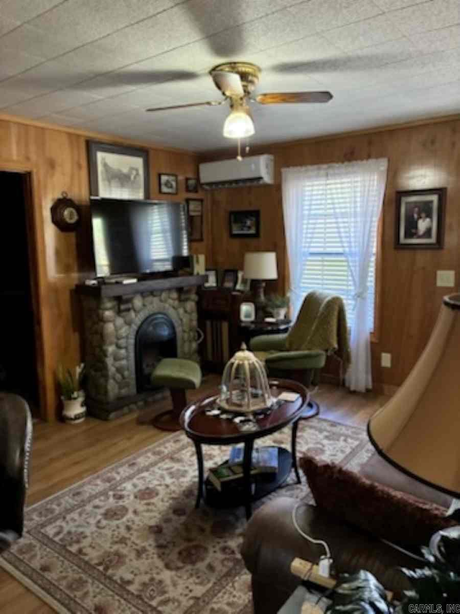 517 & 517 B E Webb Street Property Photo 32