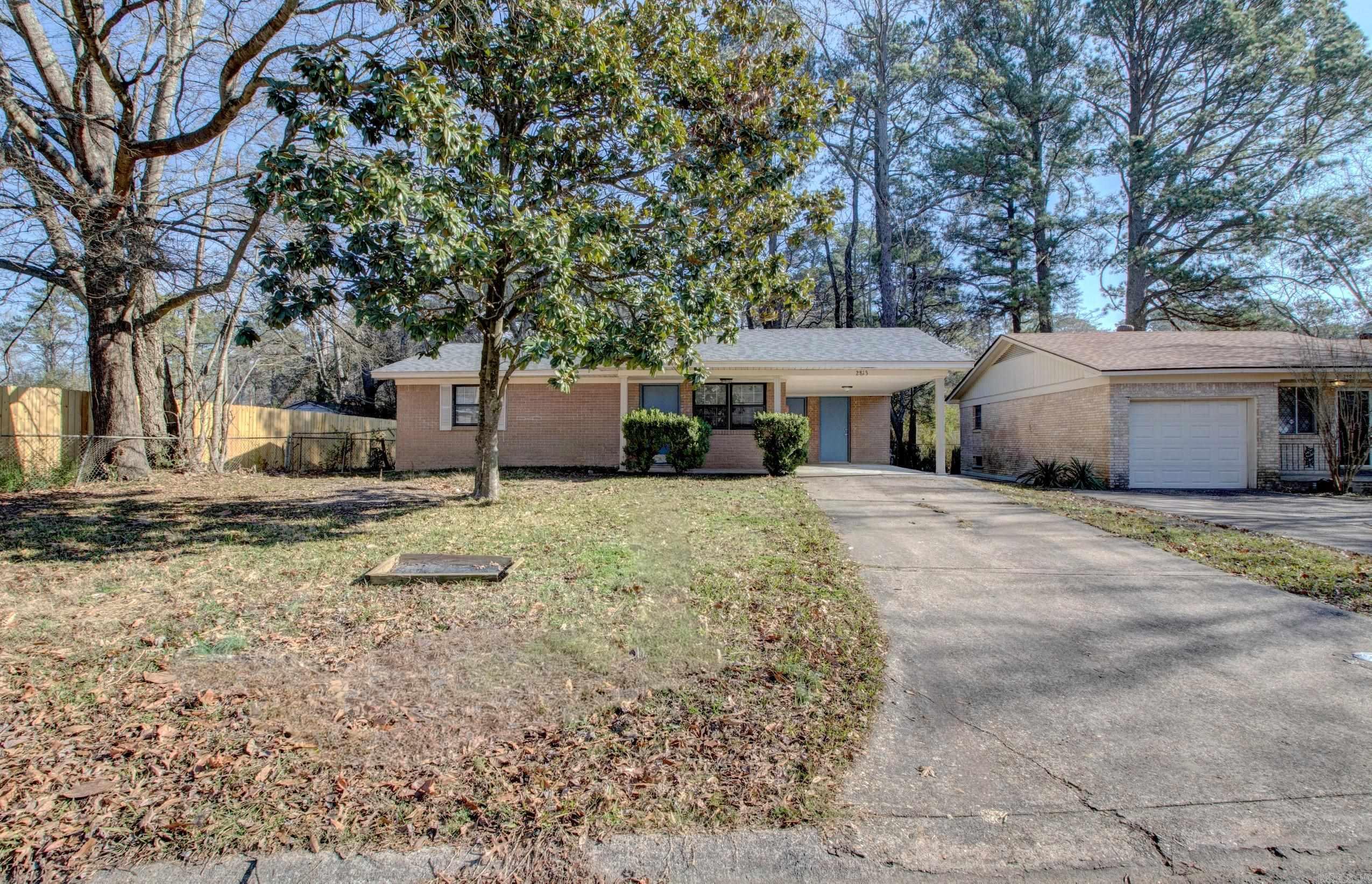 2813 Dorchester Drive Property Photo 1