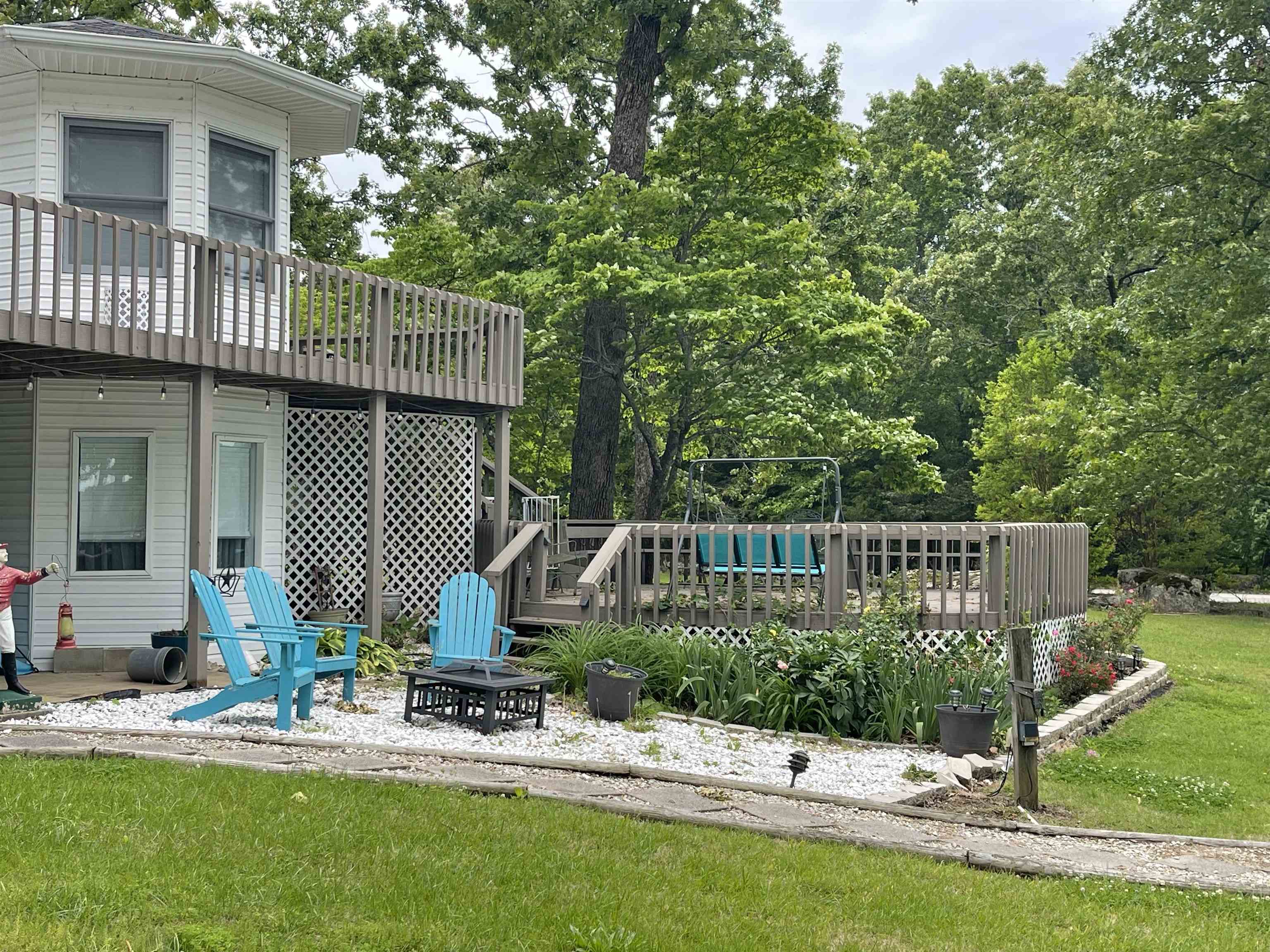 408 S Shore Dr Property Photo 3