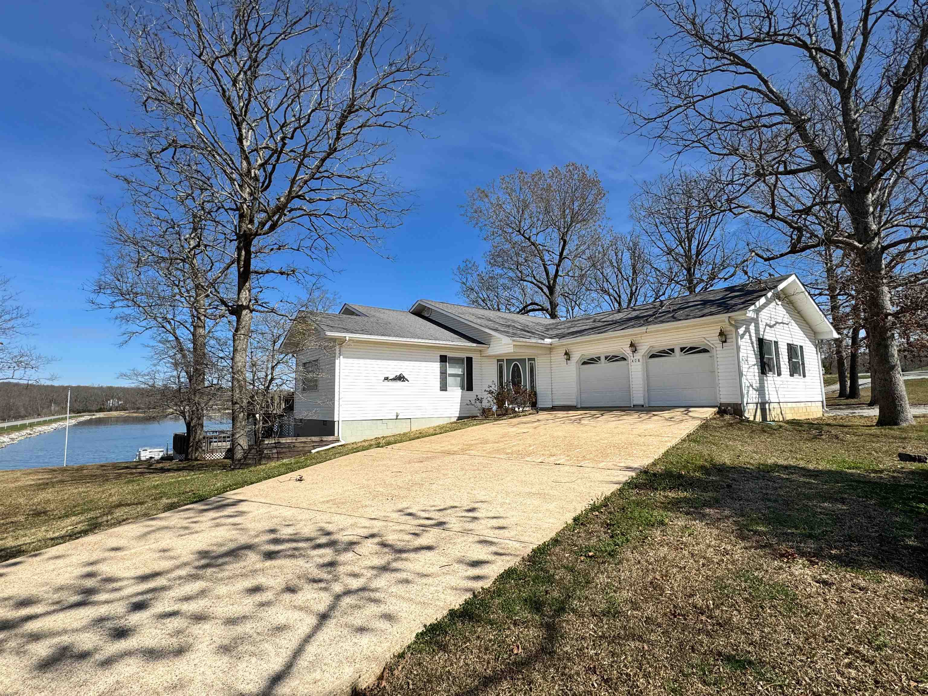 408 S Shore Dr Property Photo 5
