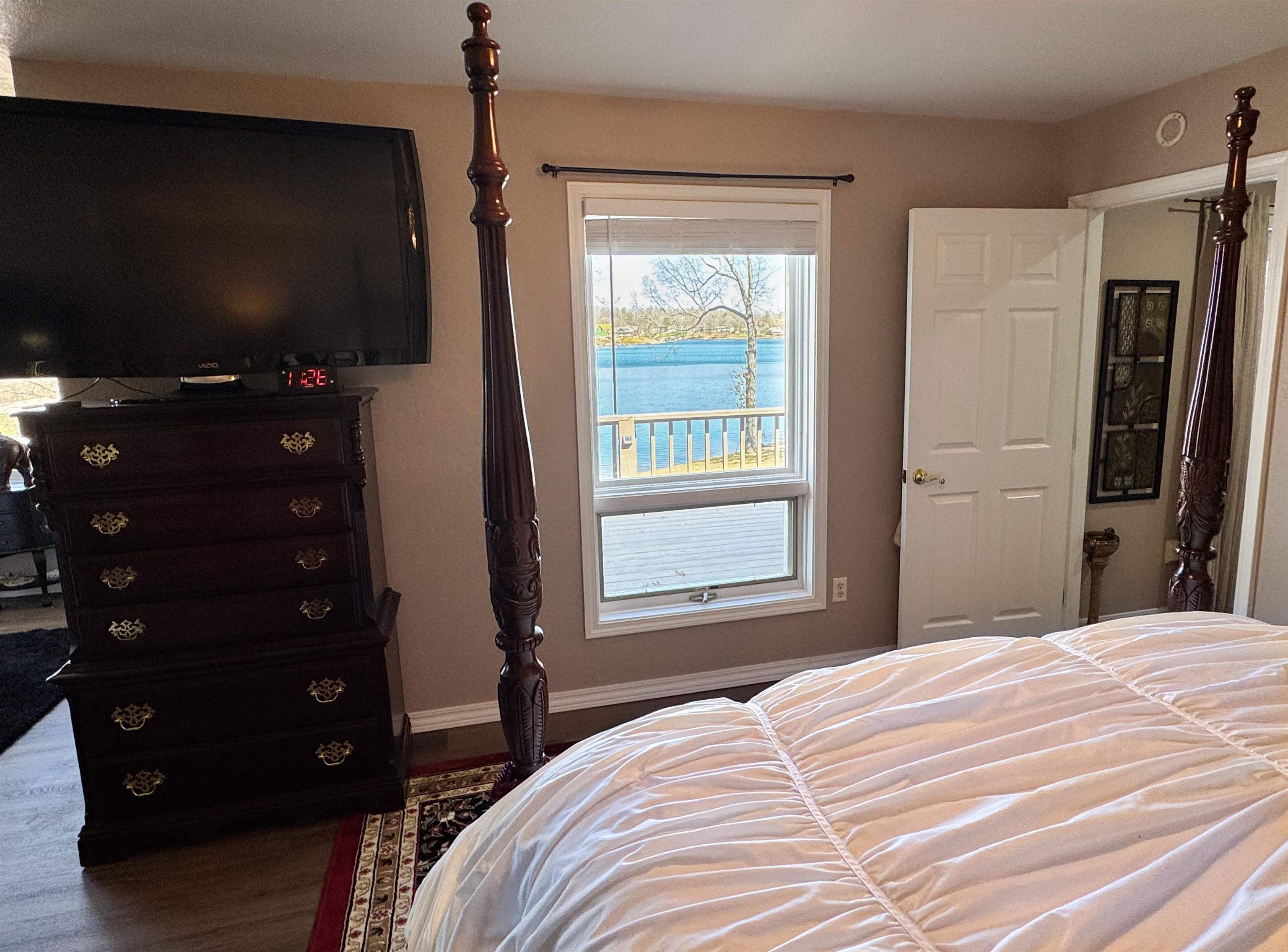 408 S Shore Dr Property Photo 28