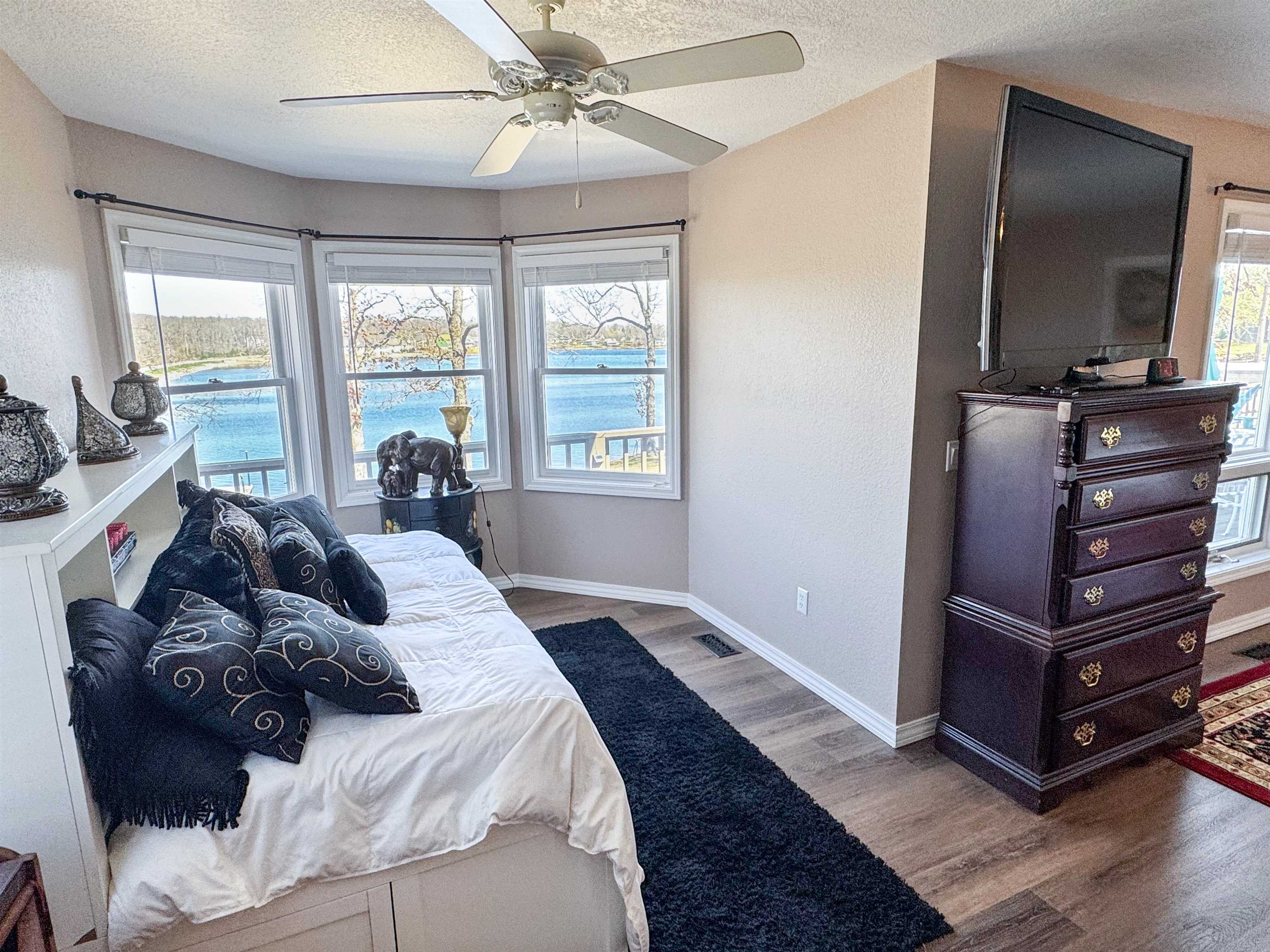408 S Shore Dr Property Photo 29