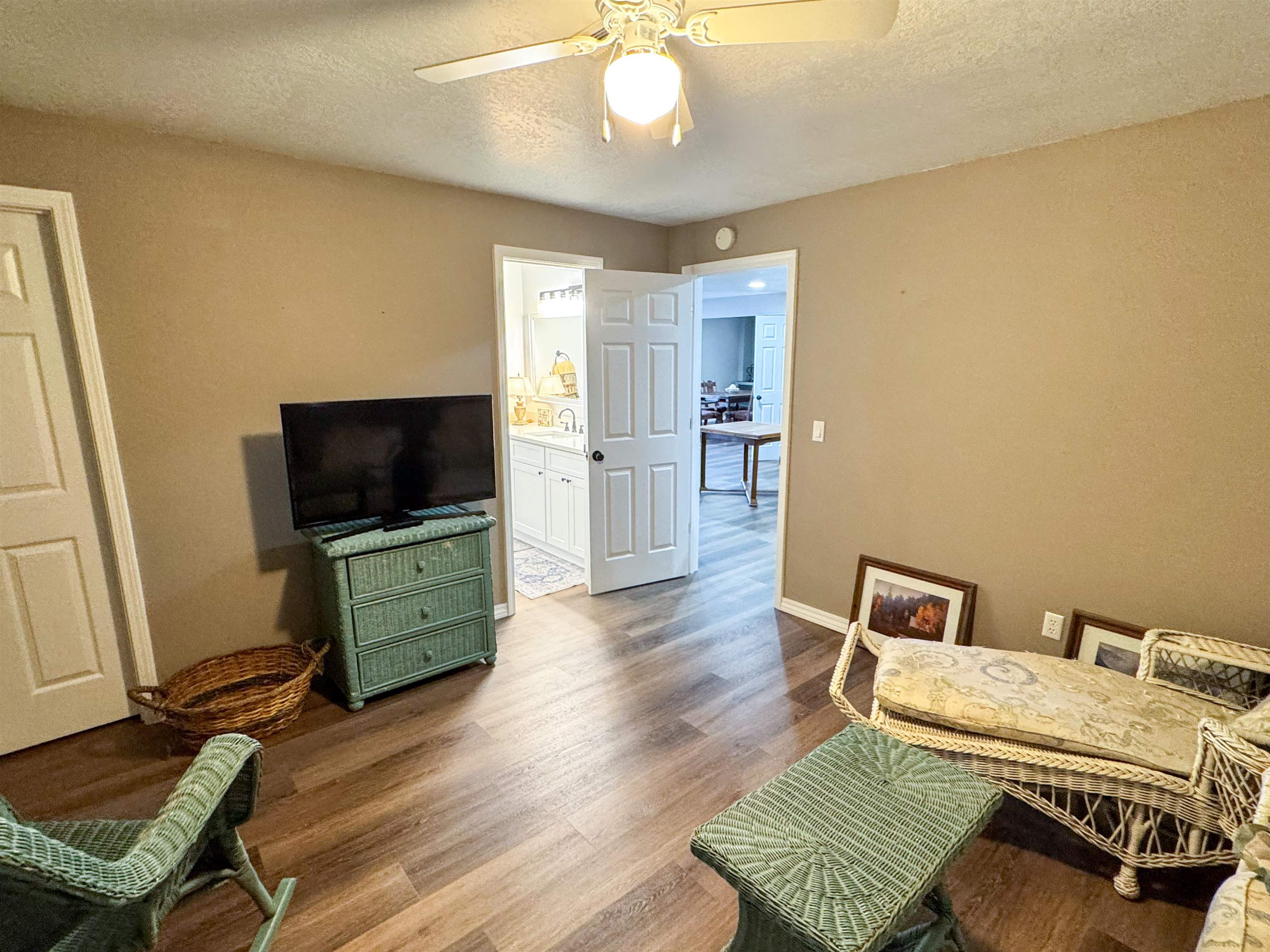 408 S Shore Dr Property Photo 45