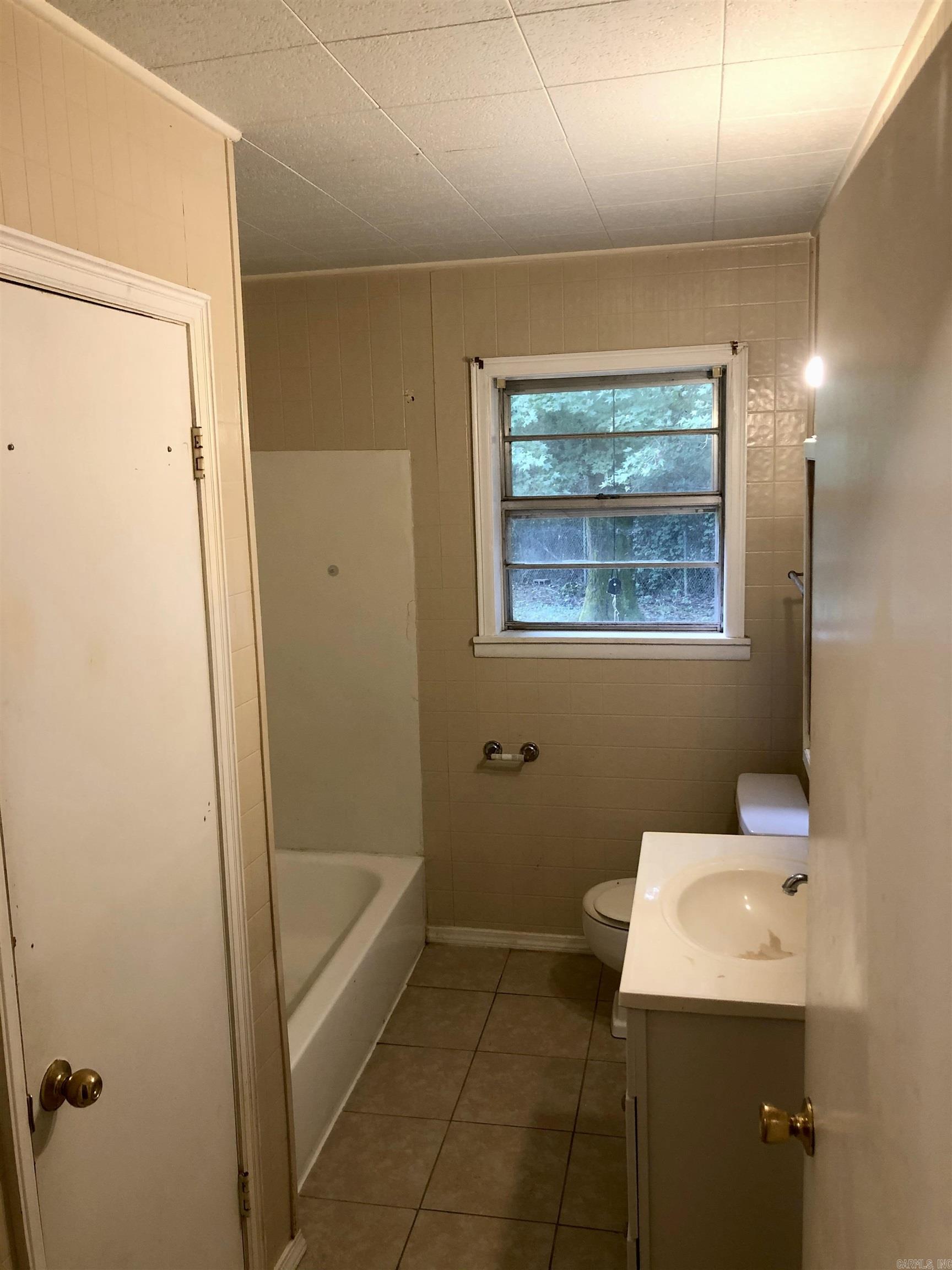110 Perry St Property Photo 6