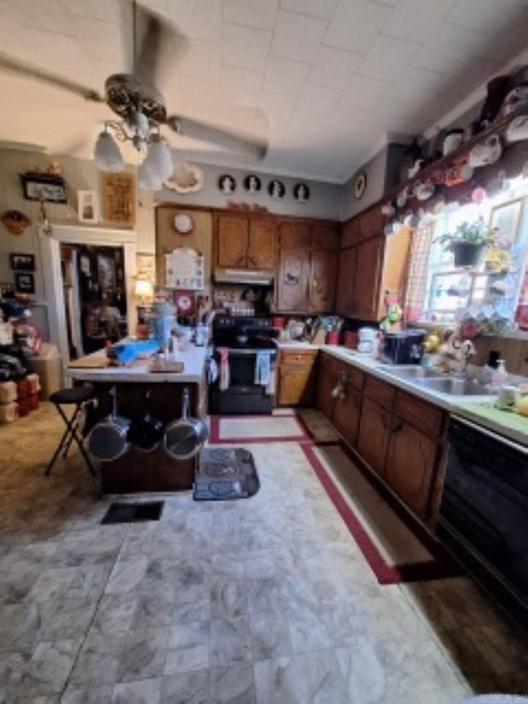 1005 Elm St Property Photo 21