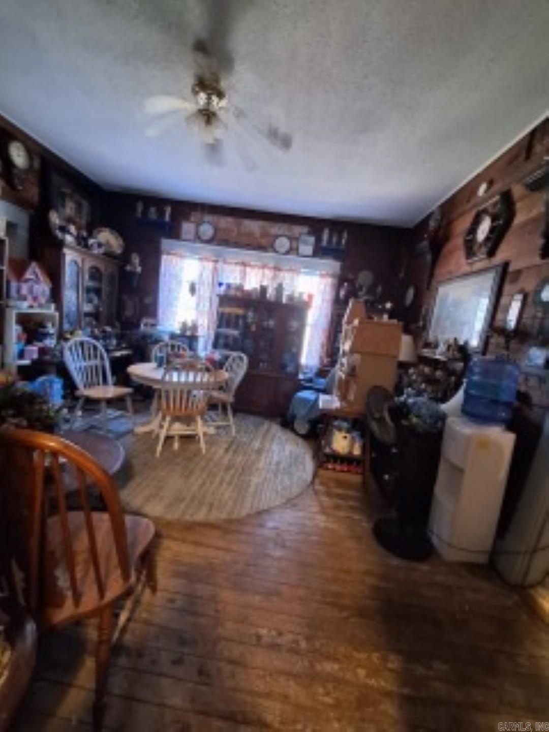 1005 Elm St Property Photo 23