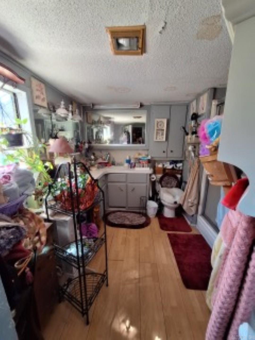 1005 Elm St Property Photo 24