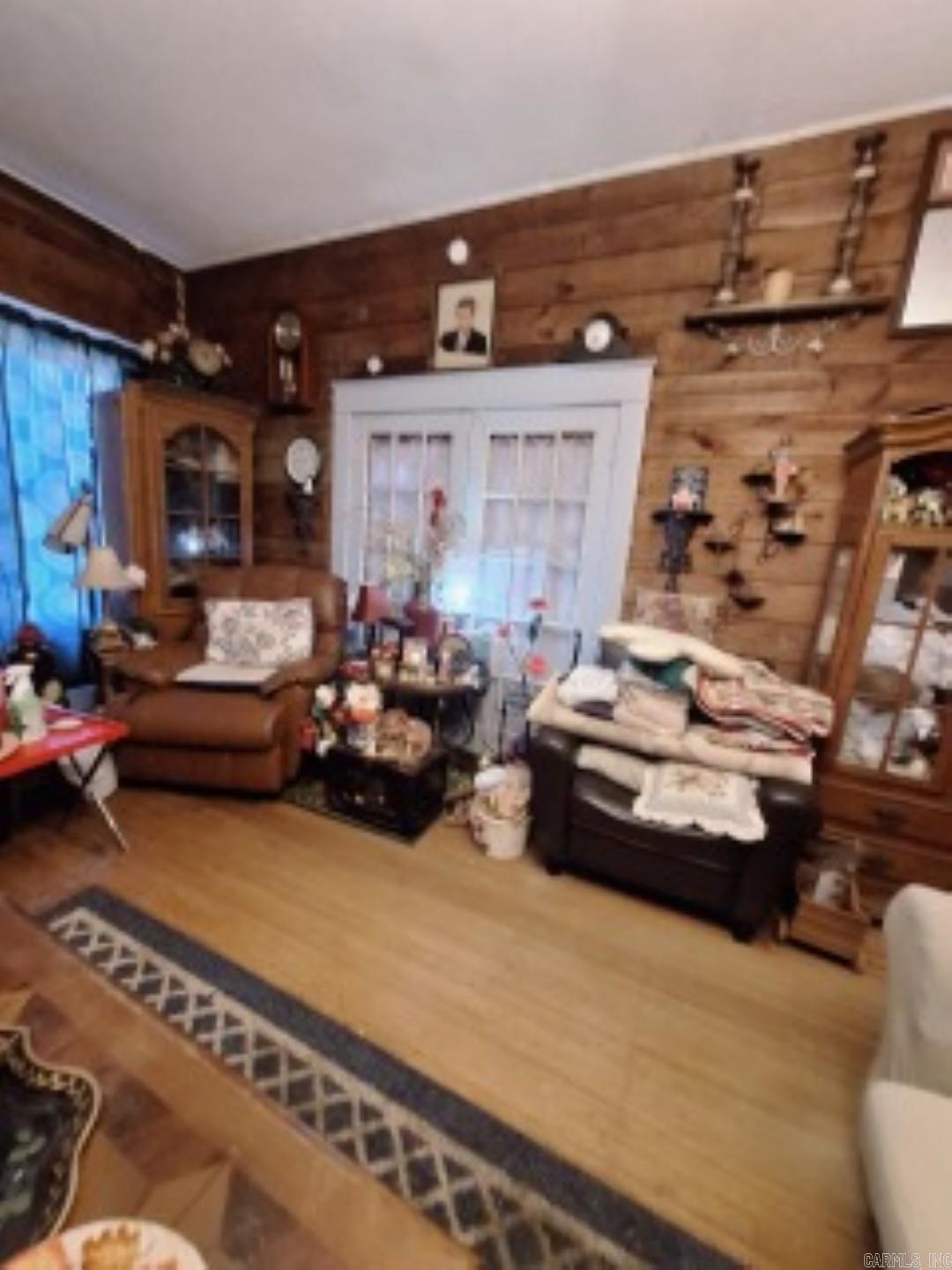 1005 Elm St Property Photo 27