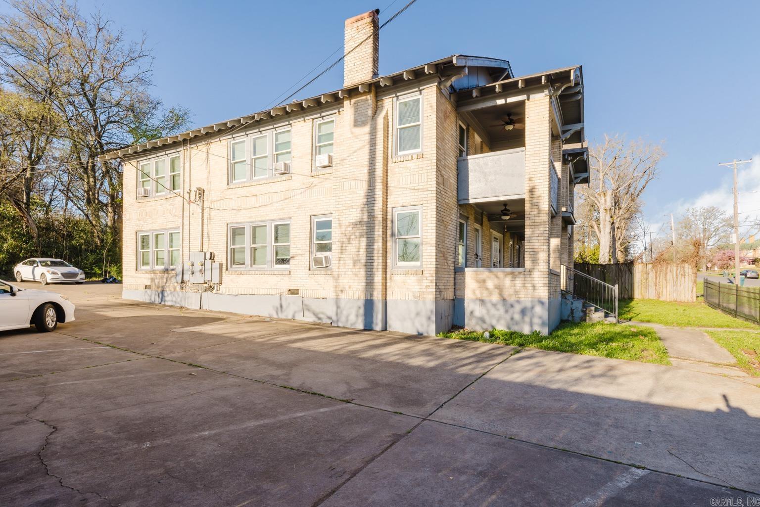 1521 W 24th Street Property Photo 4