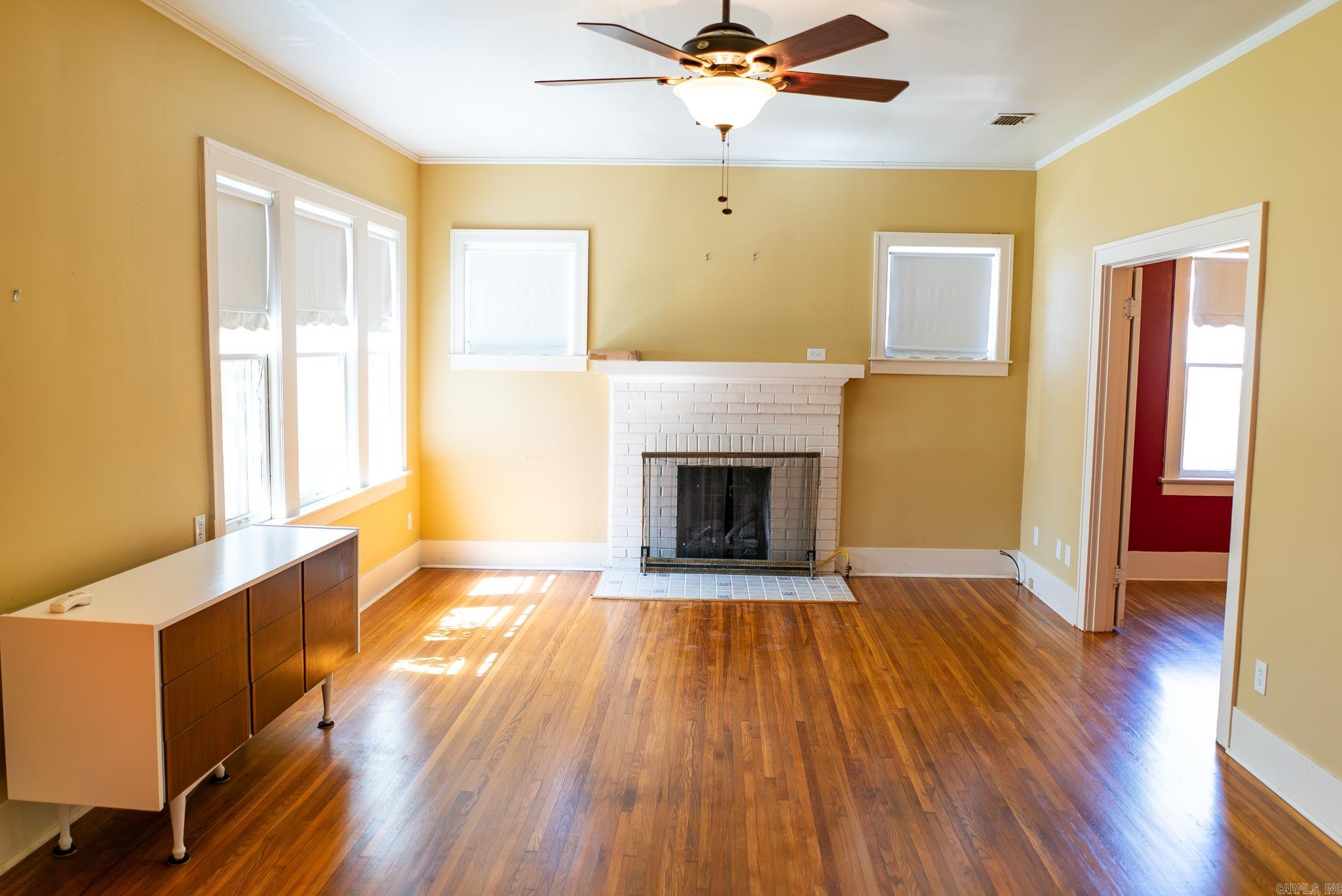 119 E College Street Property Photo 7