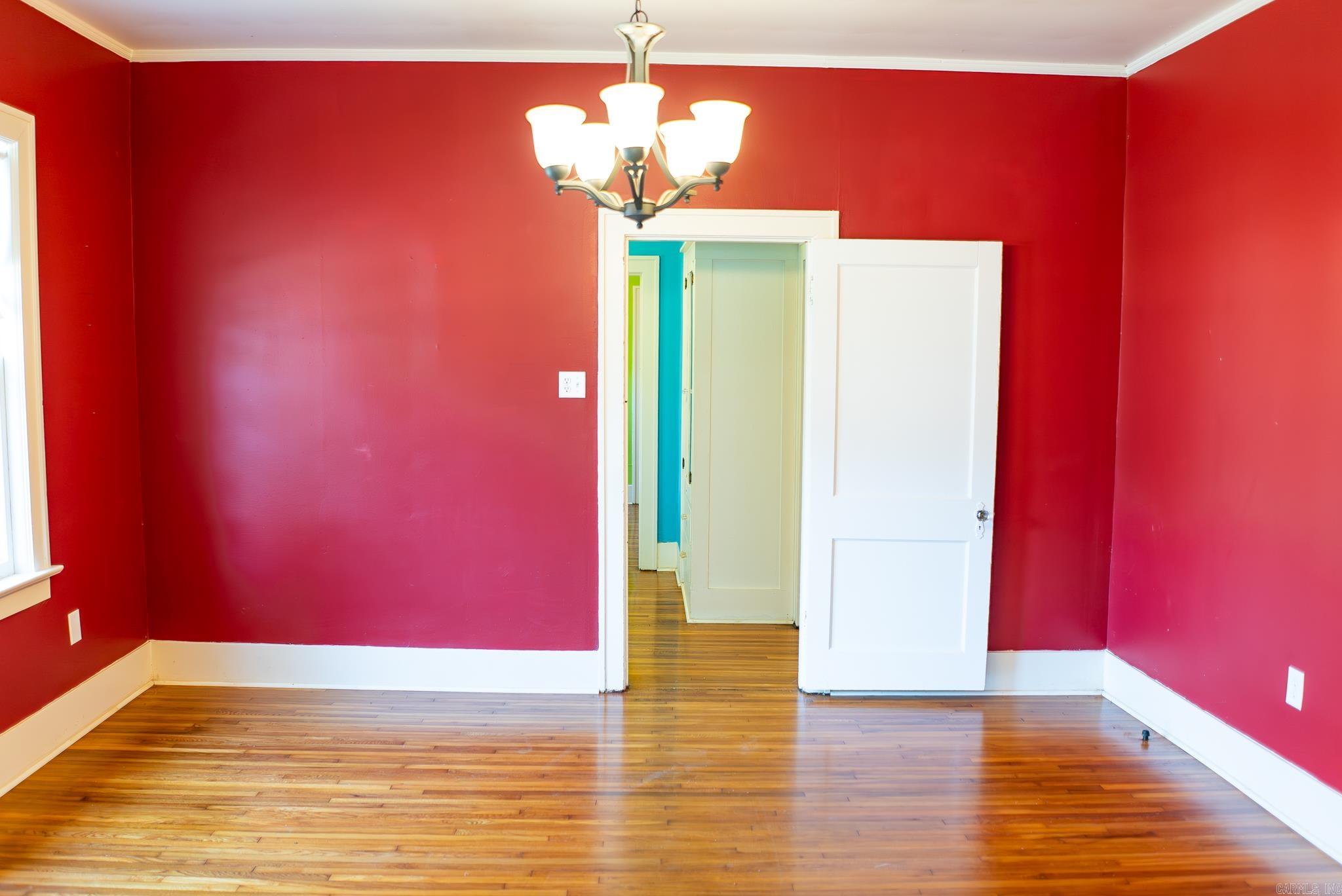 119 E College Street Property Photo 14
