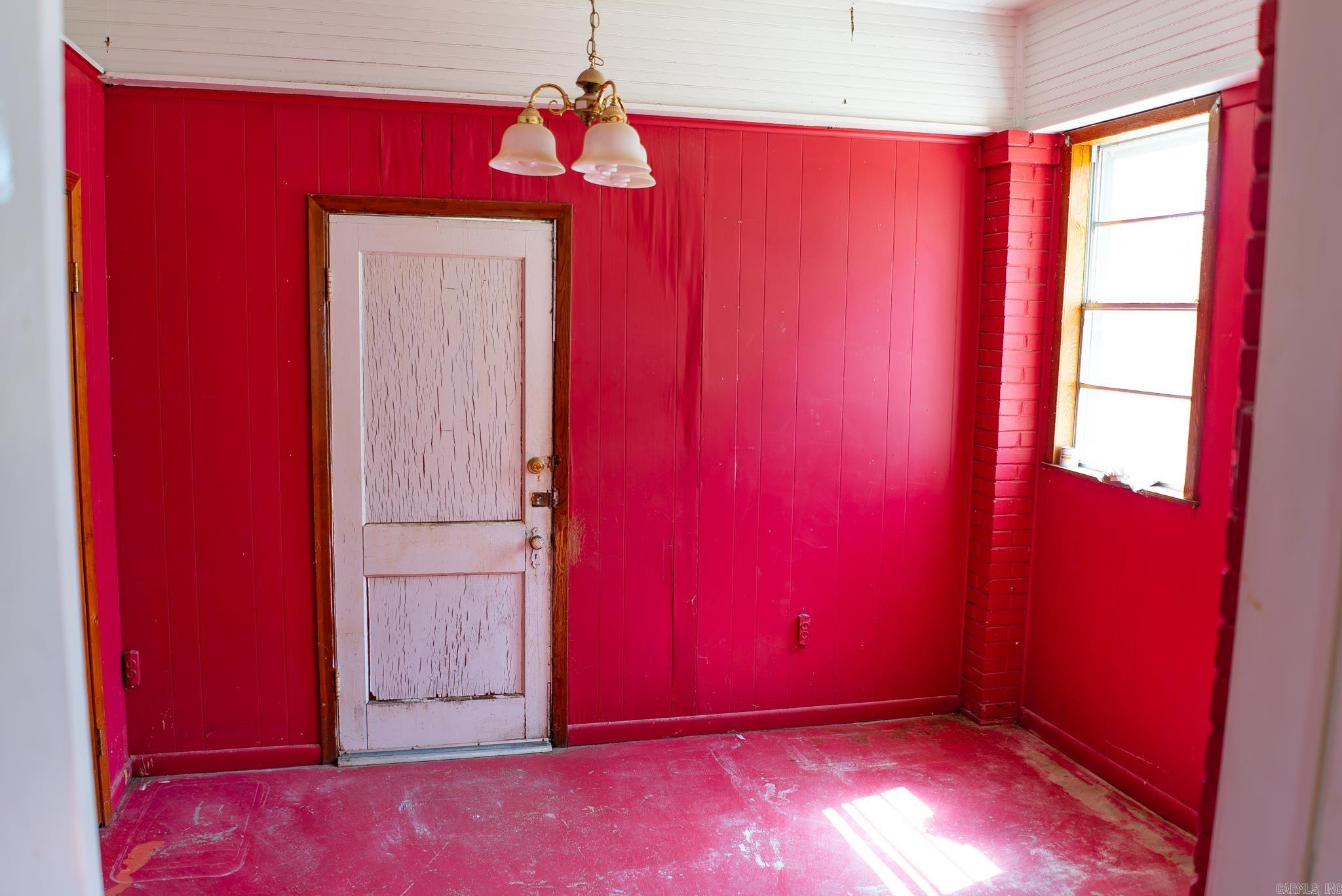 119 E College Street Property Photo 16