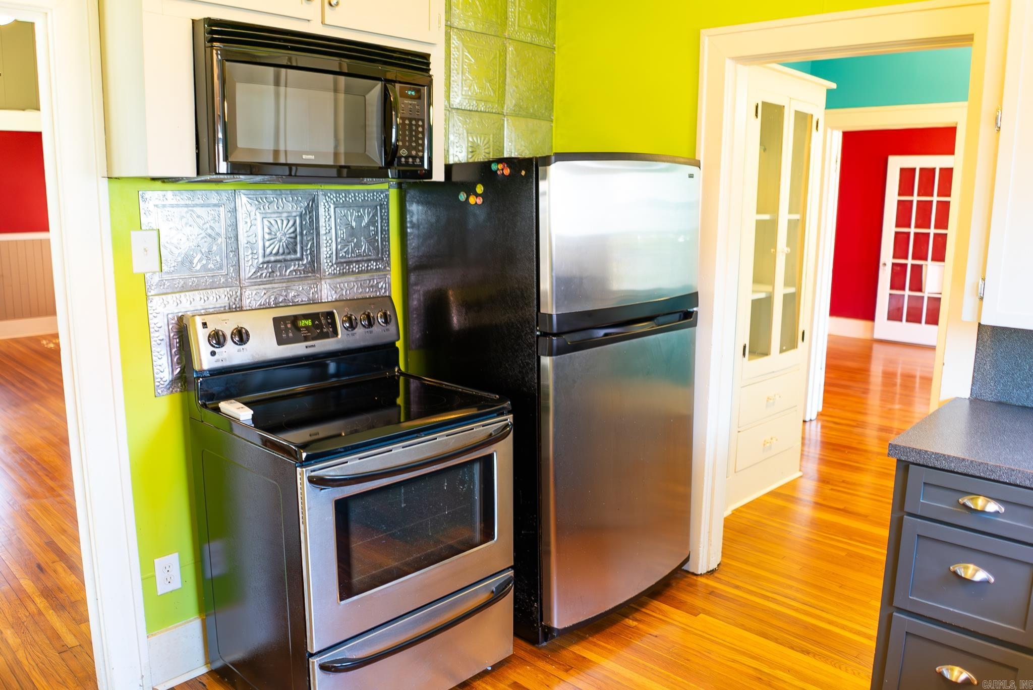 119 E College Street Property Photo 17