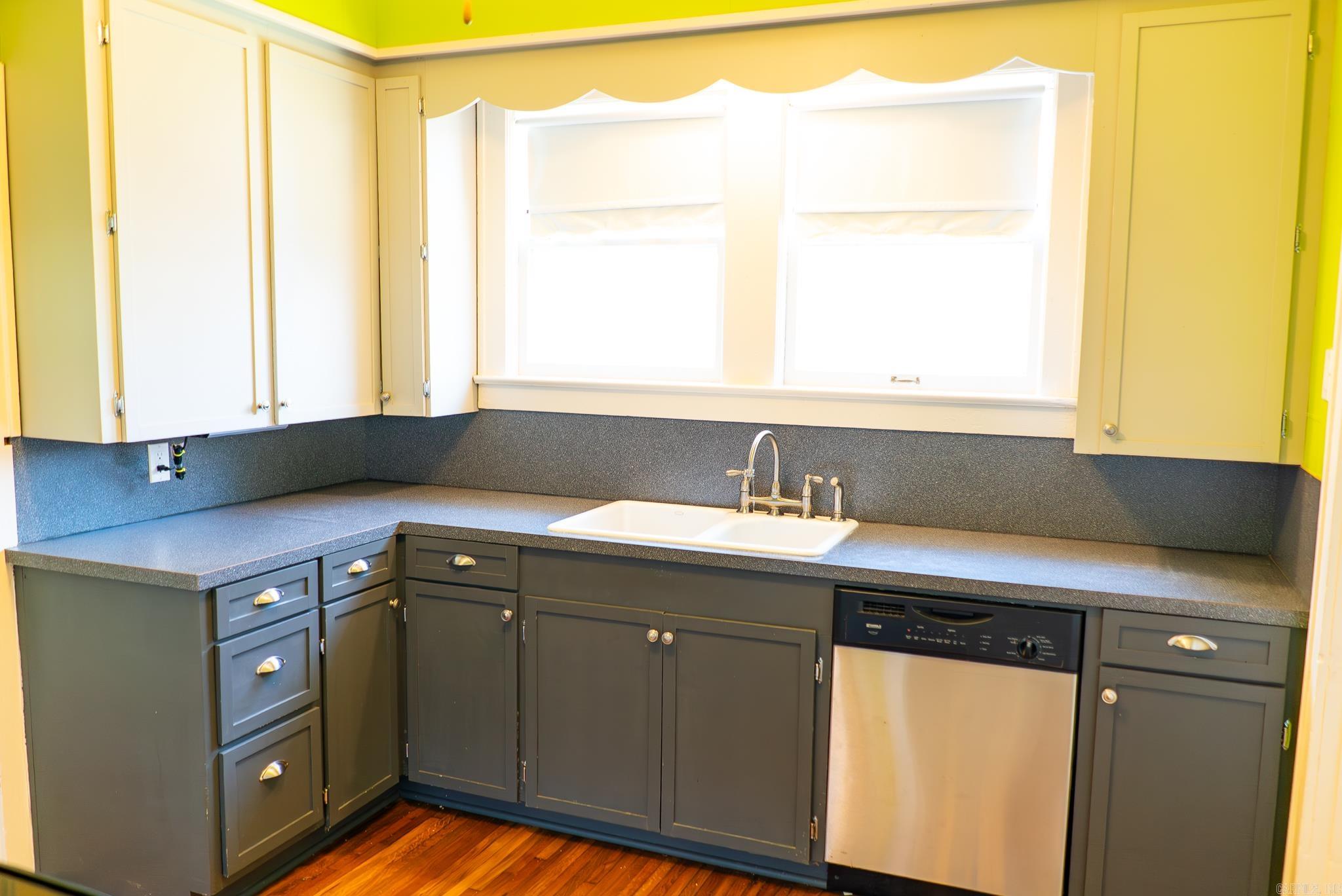 119 E College Street Property Photo 18