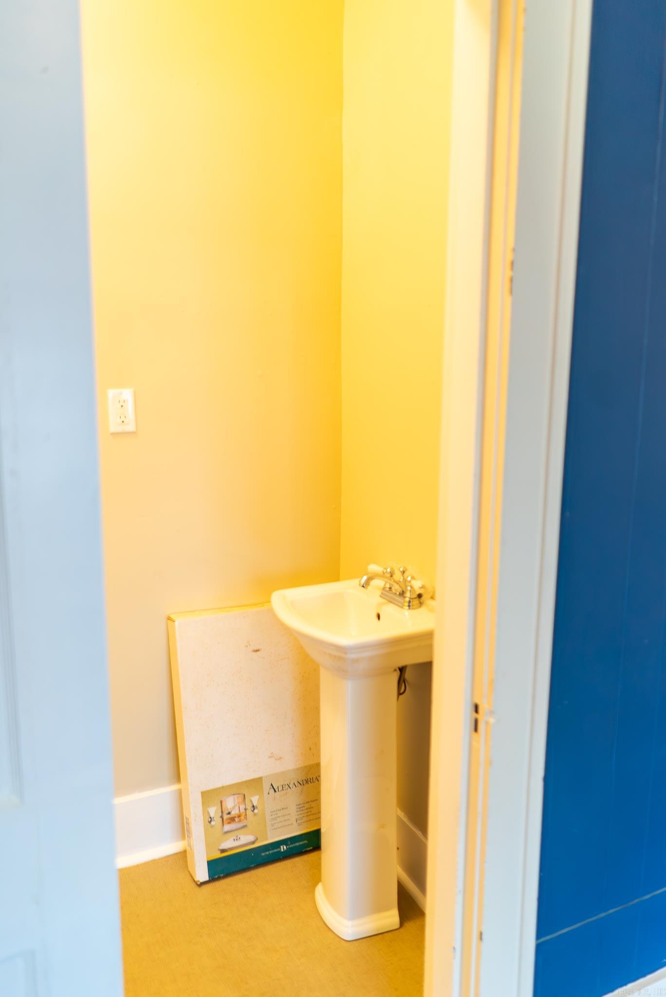 119 E College Street Property Photo 29