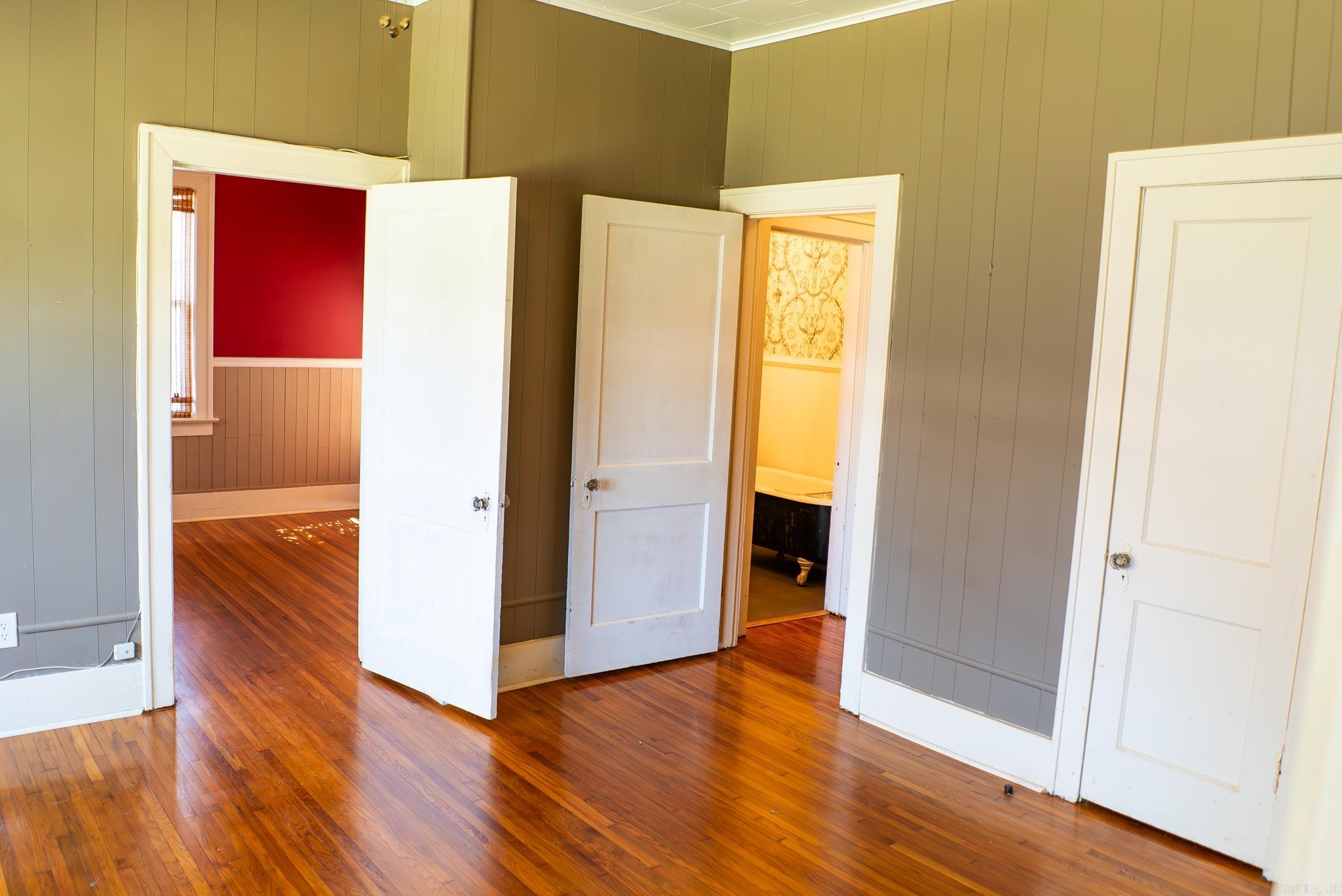 119 E College Street Property Photo 30