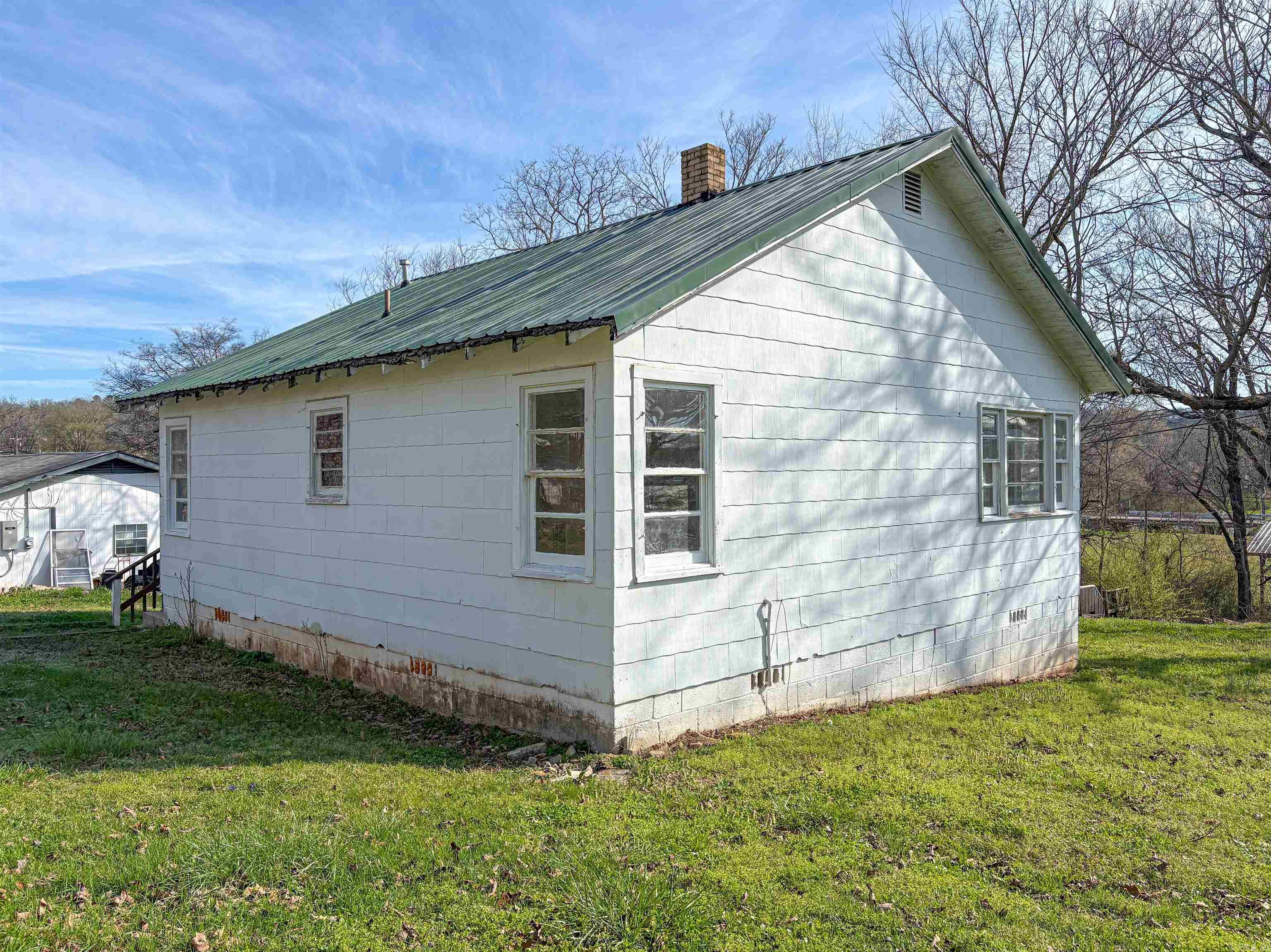 408 Estes Street Property Photo 3