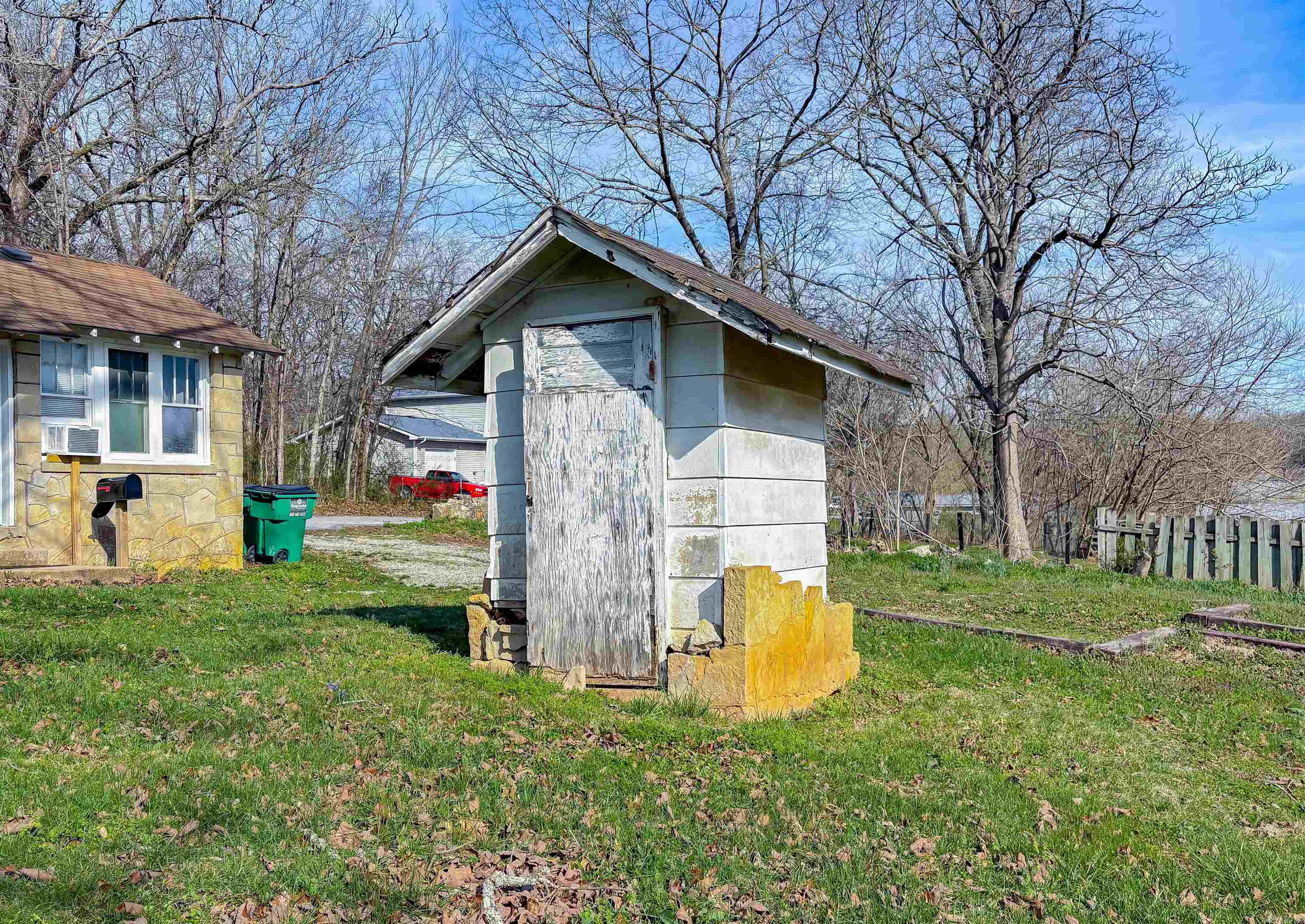 408 Estes Street Property Photo 7