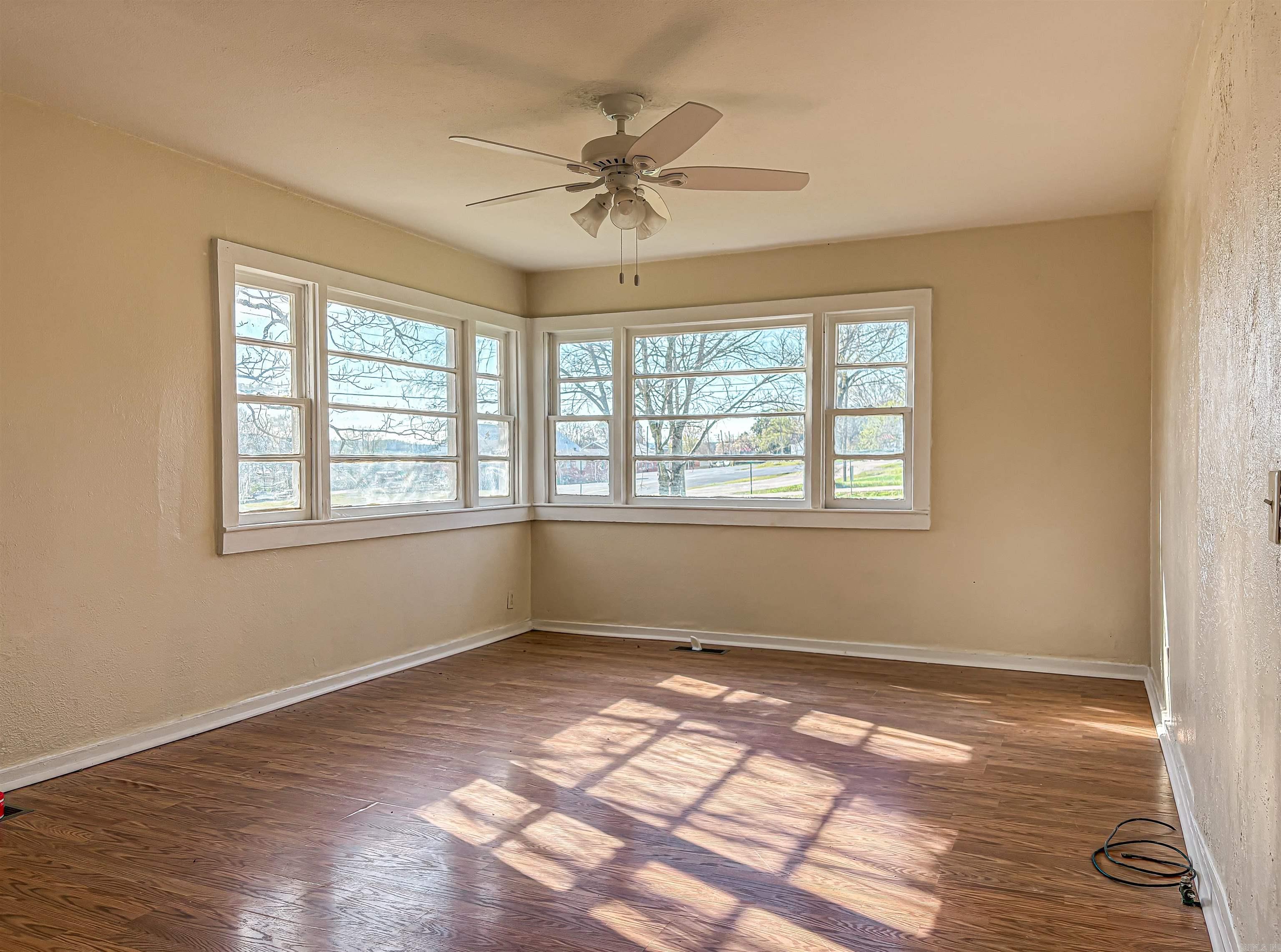 408 Estes Street Property Photo 9
