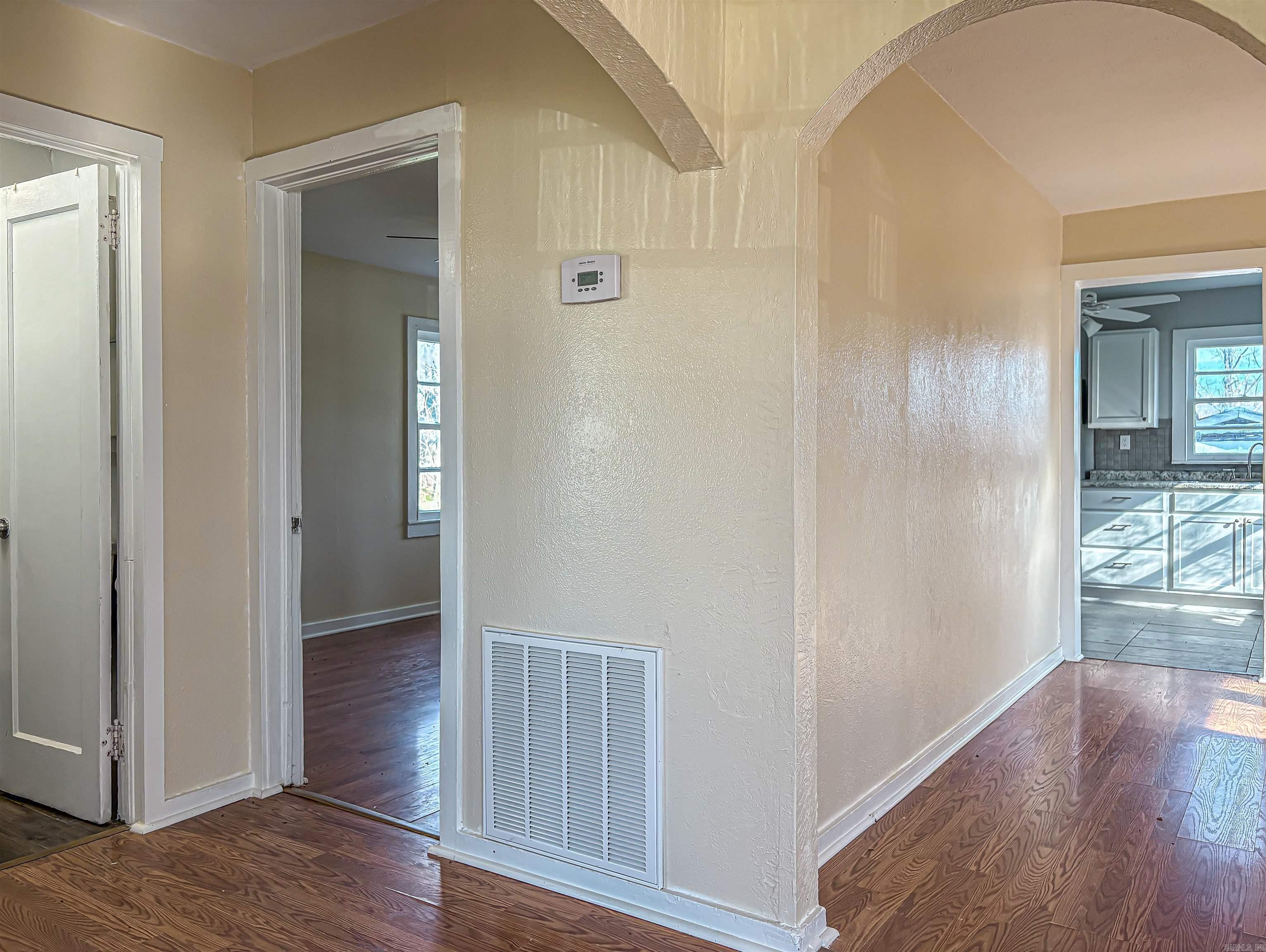 408 Estes Street Property Photo 11