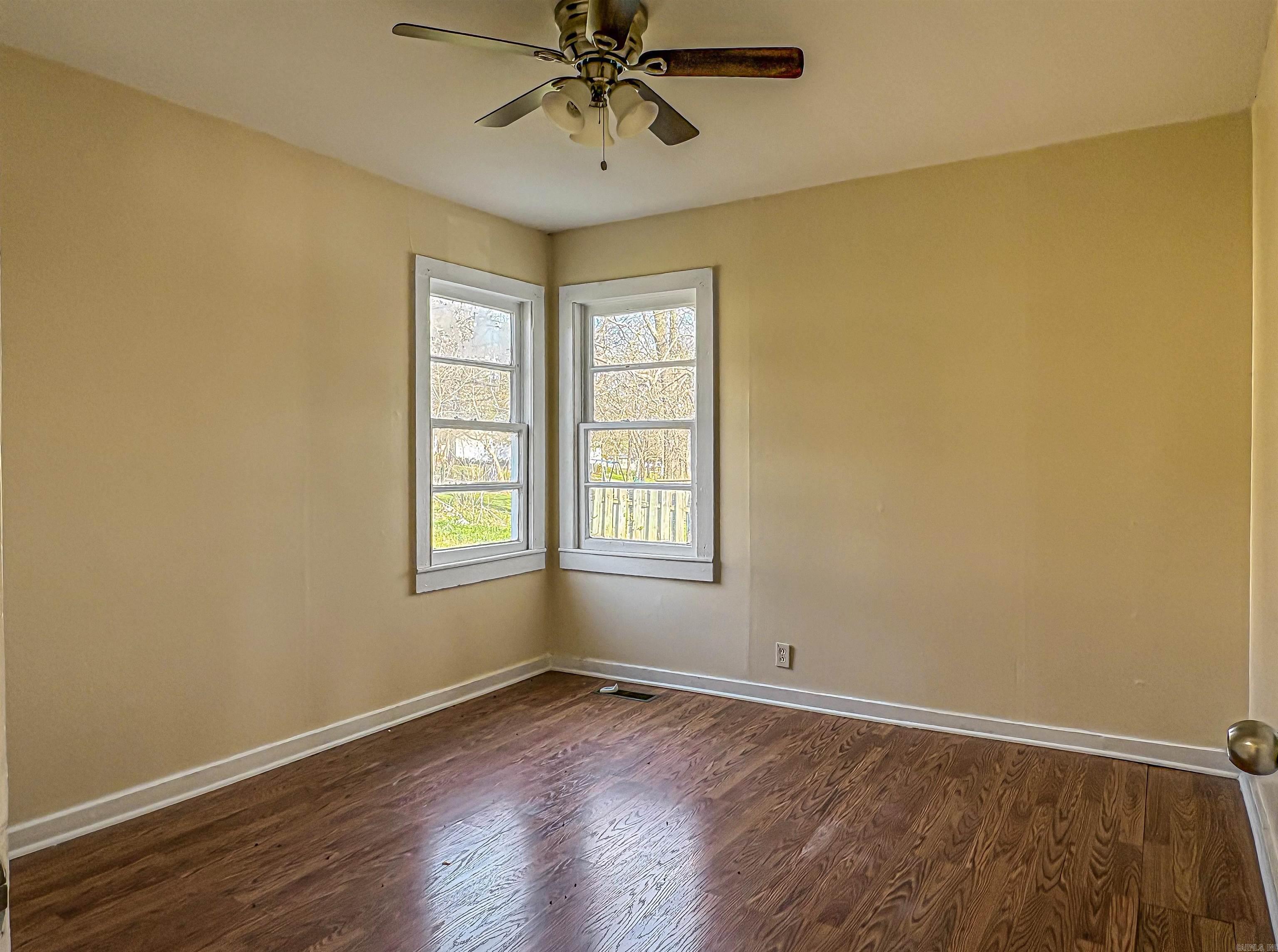 408 Estes Street Property Photo 16