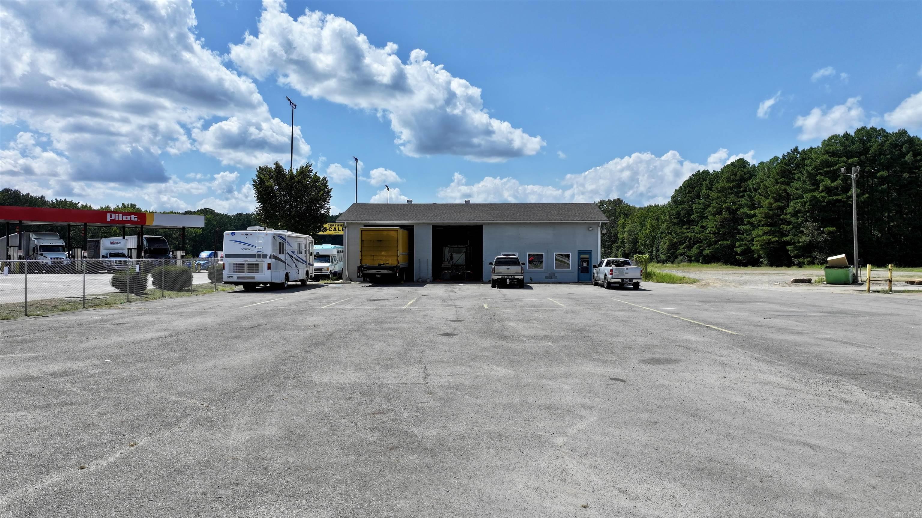 125 N 167 Highway Property Photo 3