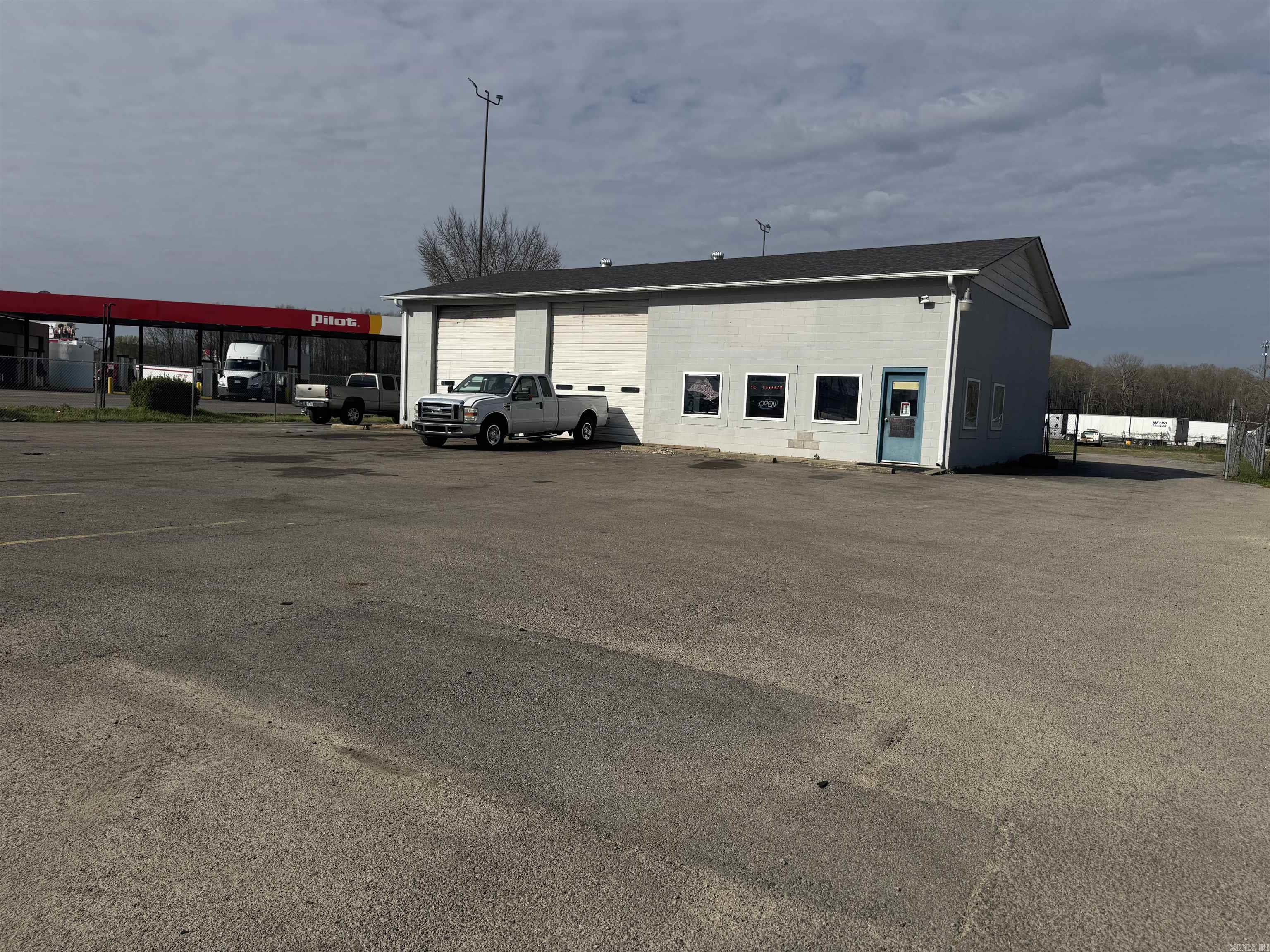 125 N 167 Highway Property Photo 18