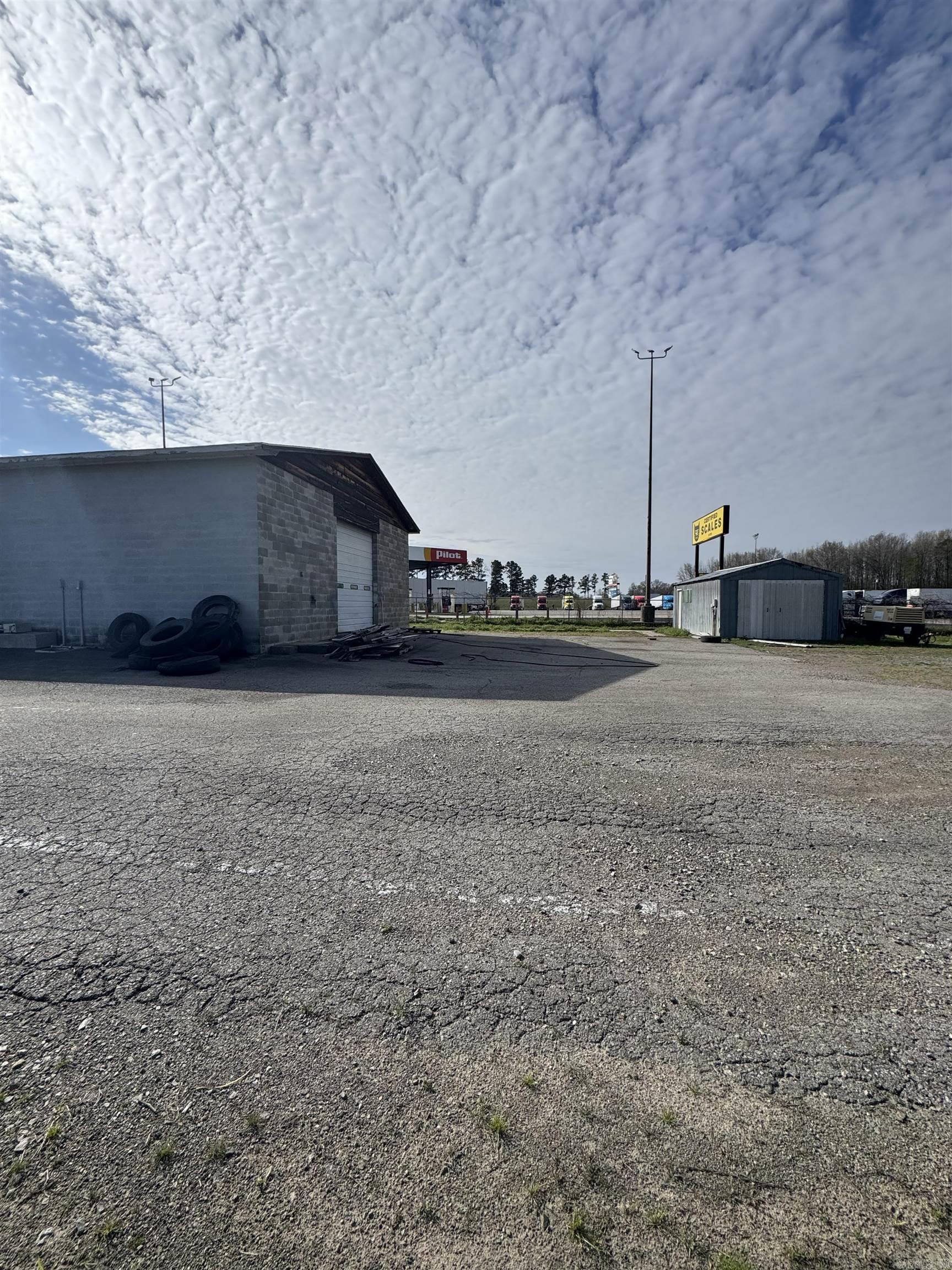 125 N 167 Highway Property Photo 20
