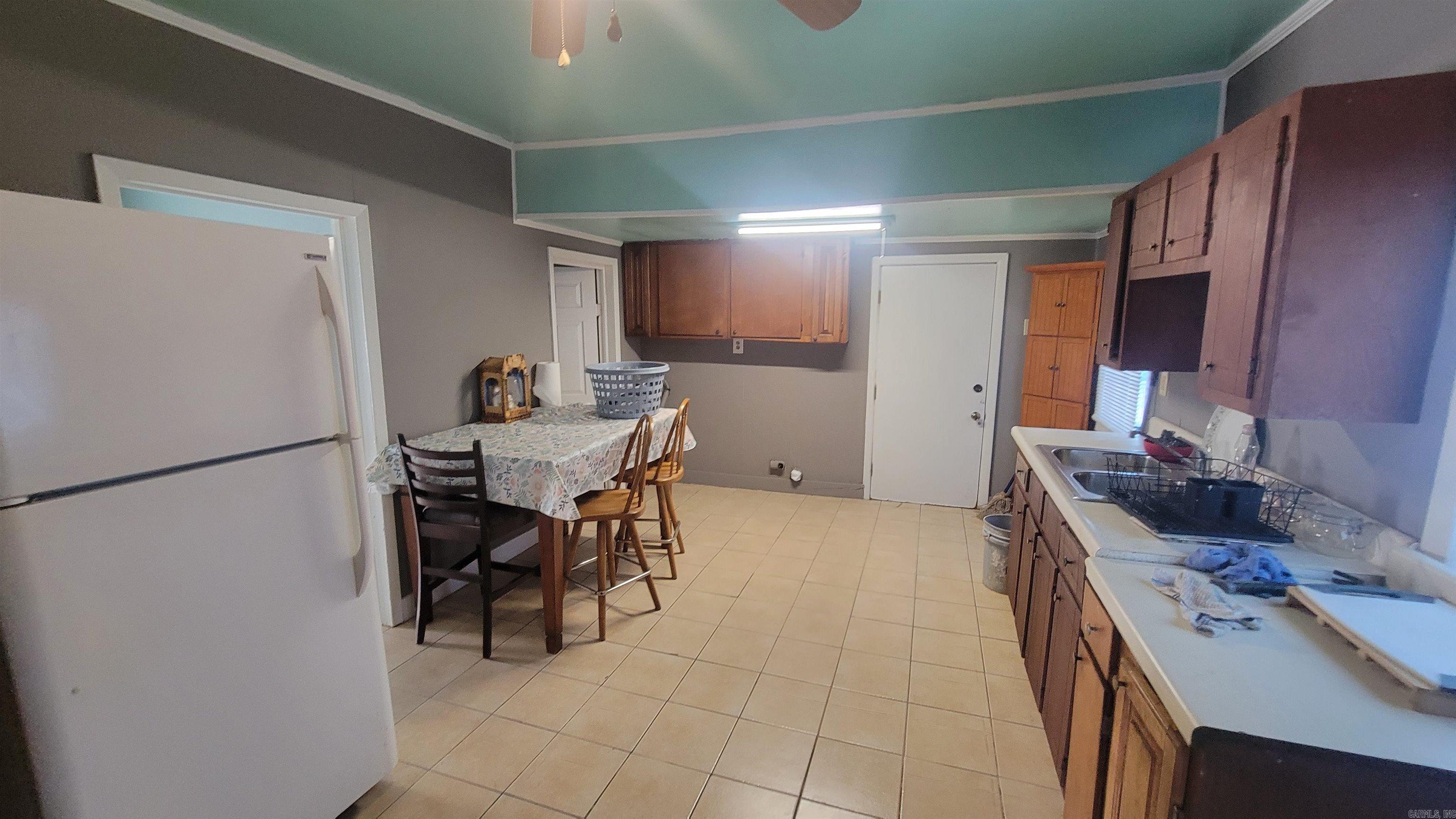 517 Smith Property Photo 4