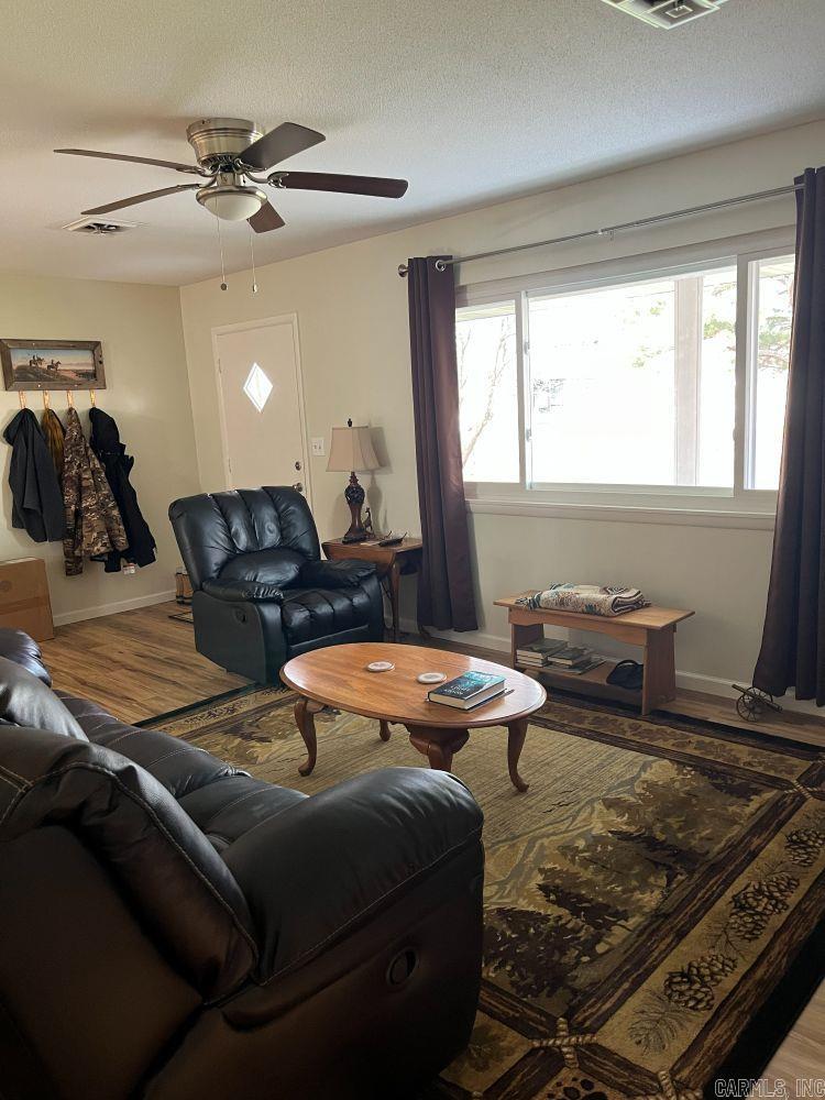 25 Su Lane Property Photo 6