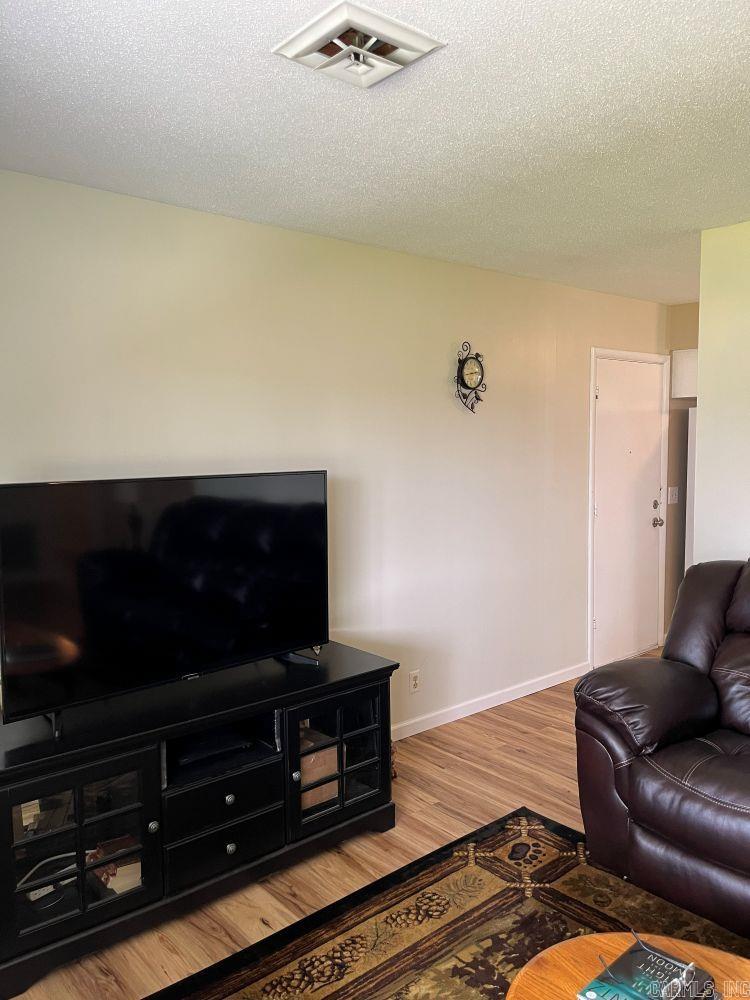 25 Su Lane Property Photo 8