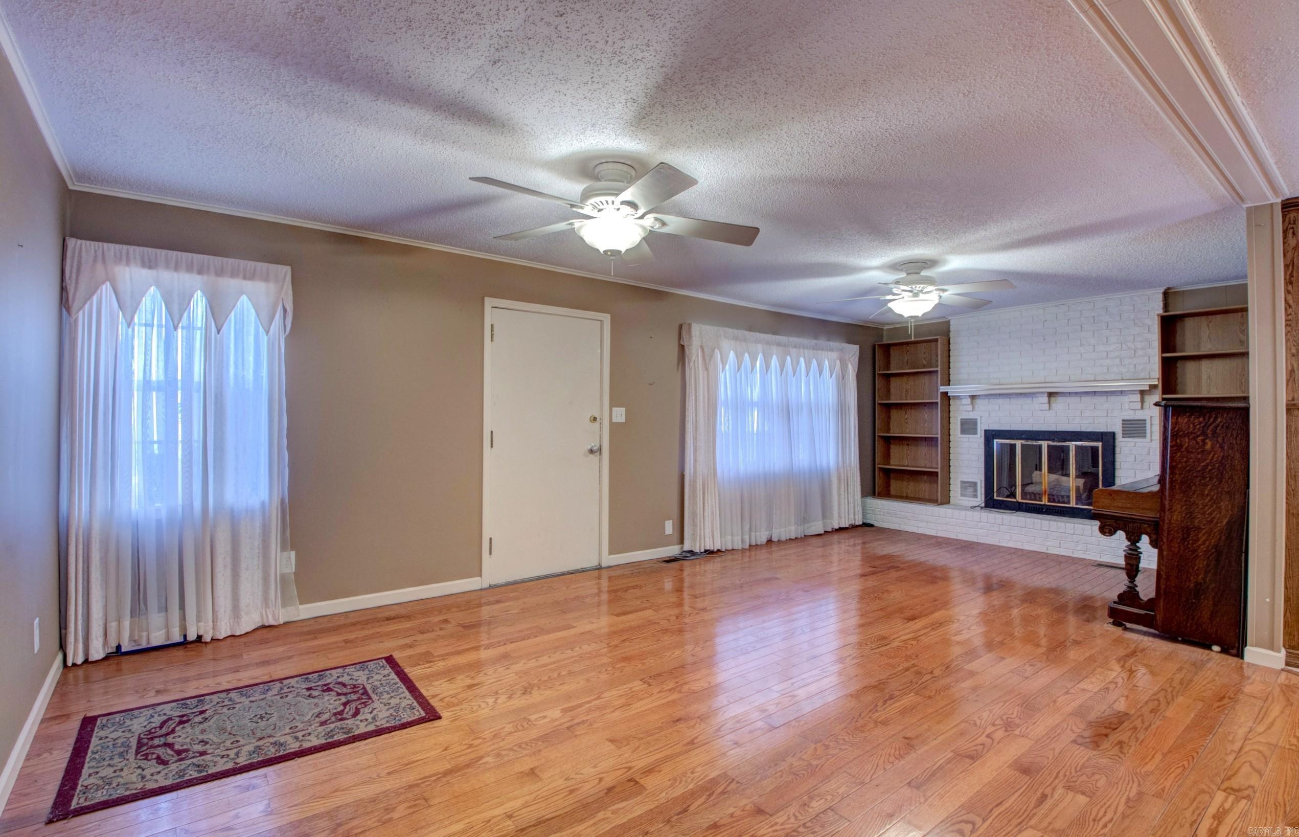 1401 E Colonel Glenn Road Property Photo 6