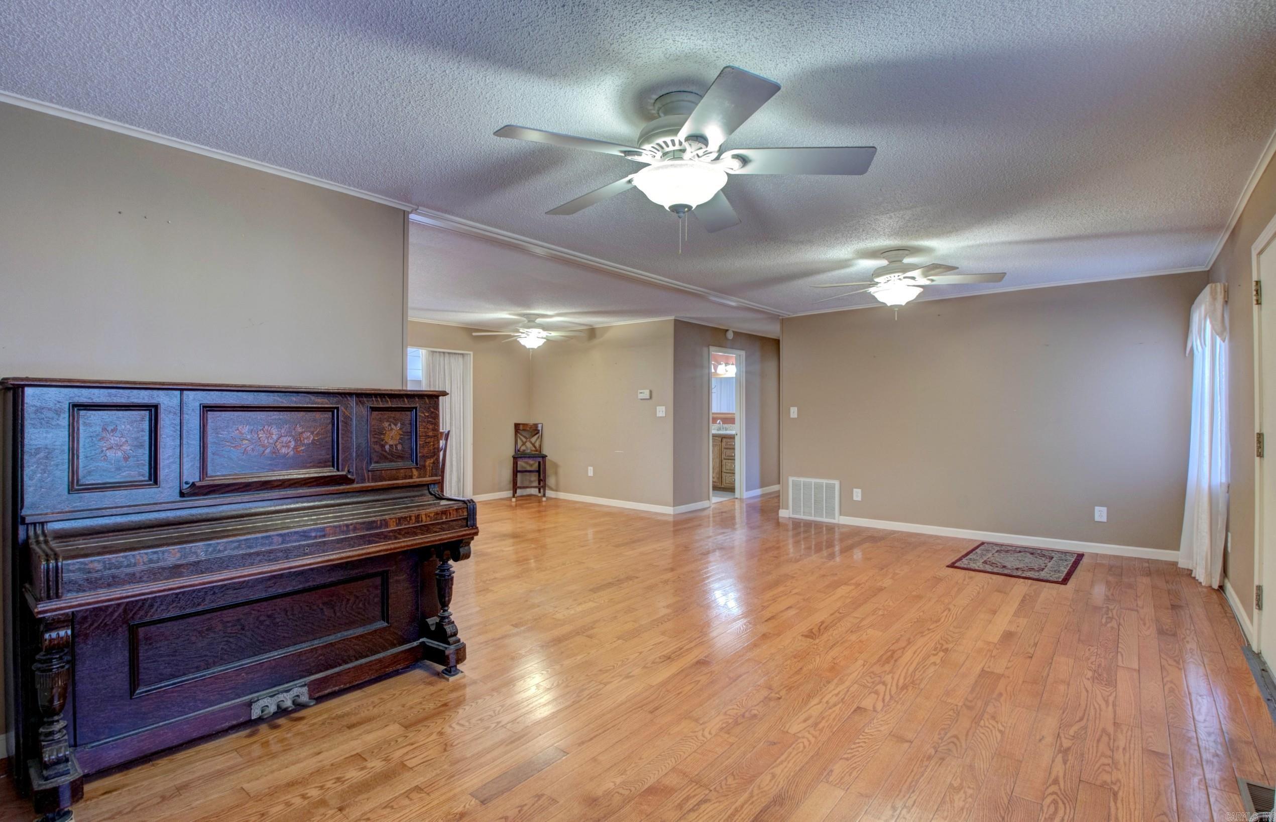 1401 E Colonel Glenn Road Property Photo 7