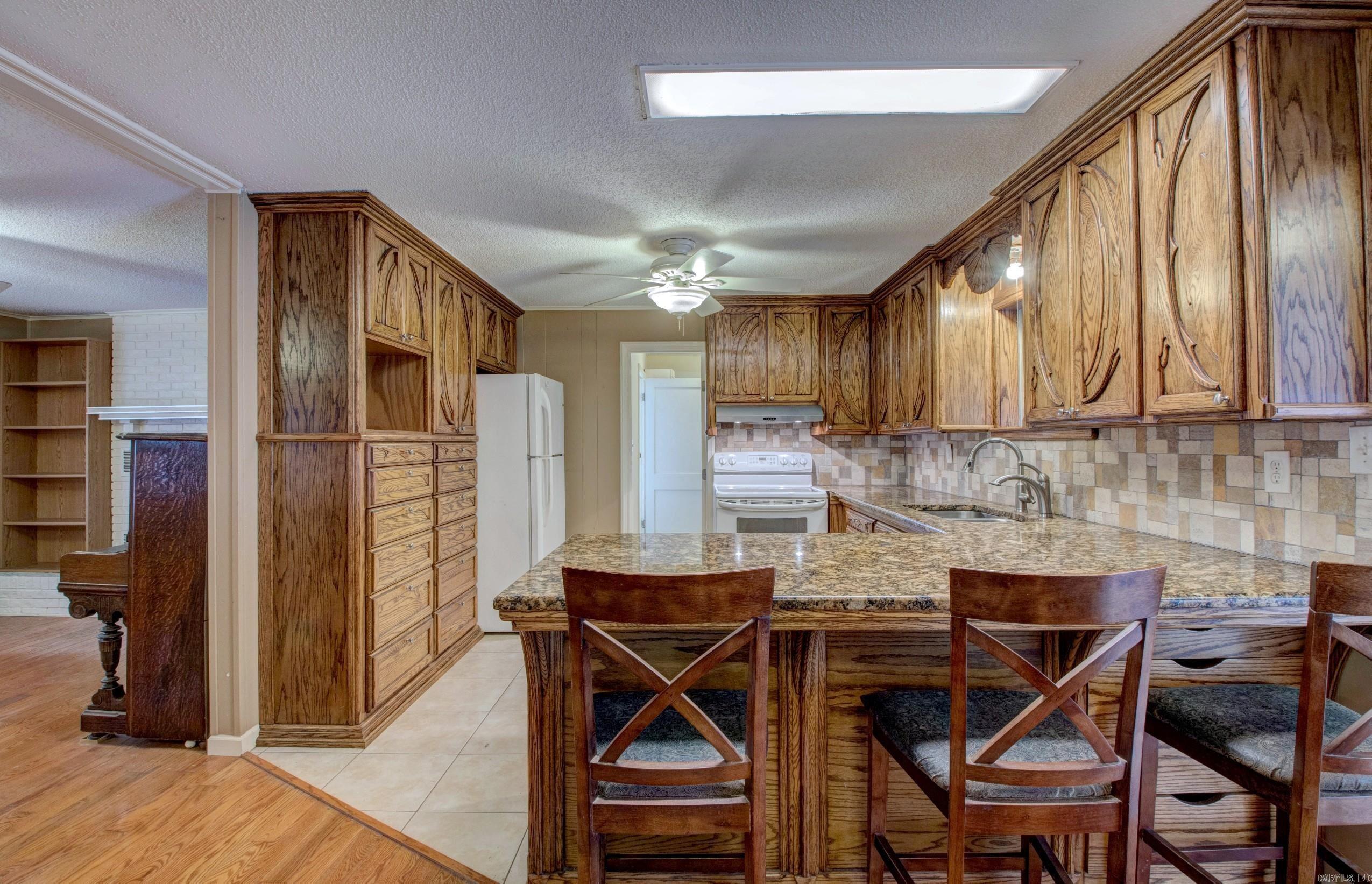 1401 E Colonel Glenn Road Property Photo 15