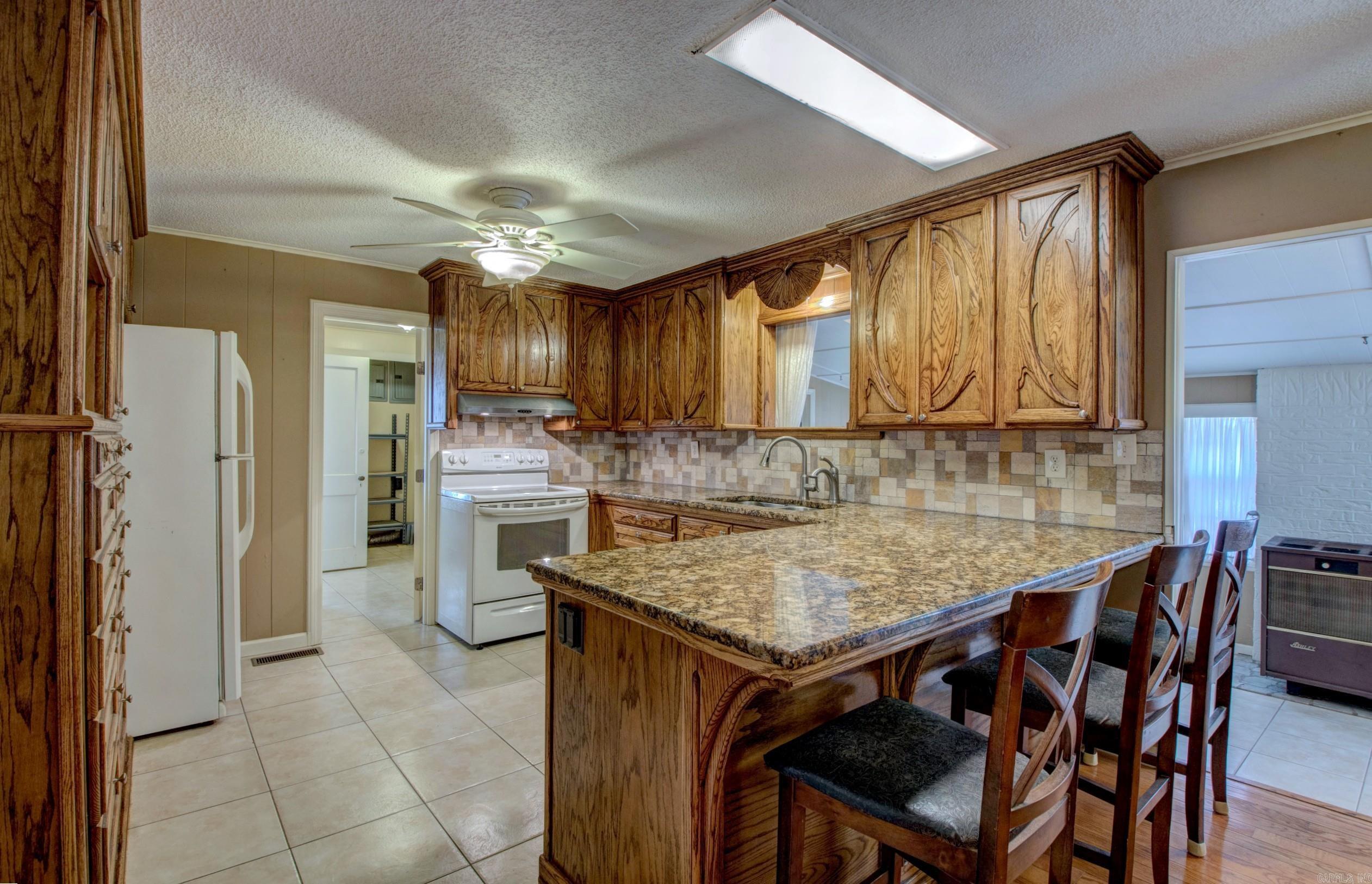 1401 E Colonel Glenn Road Property Photo 16