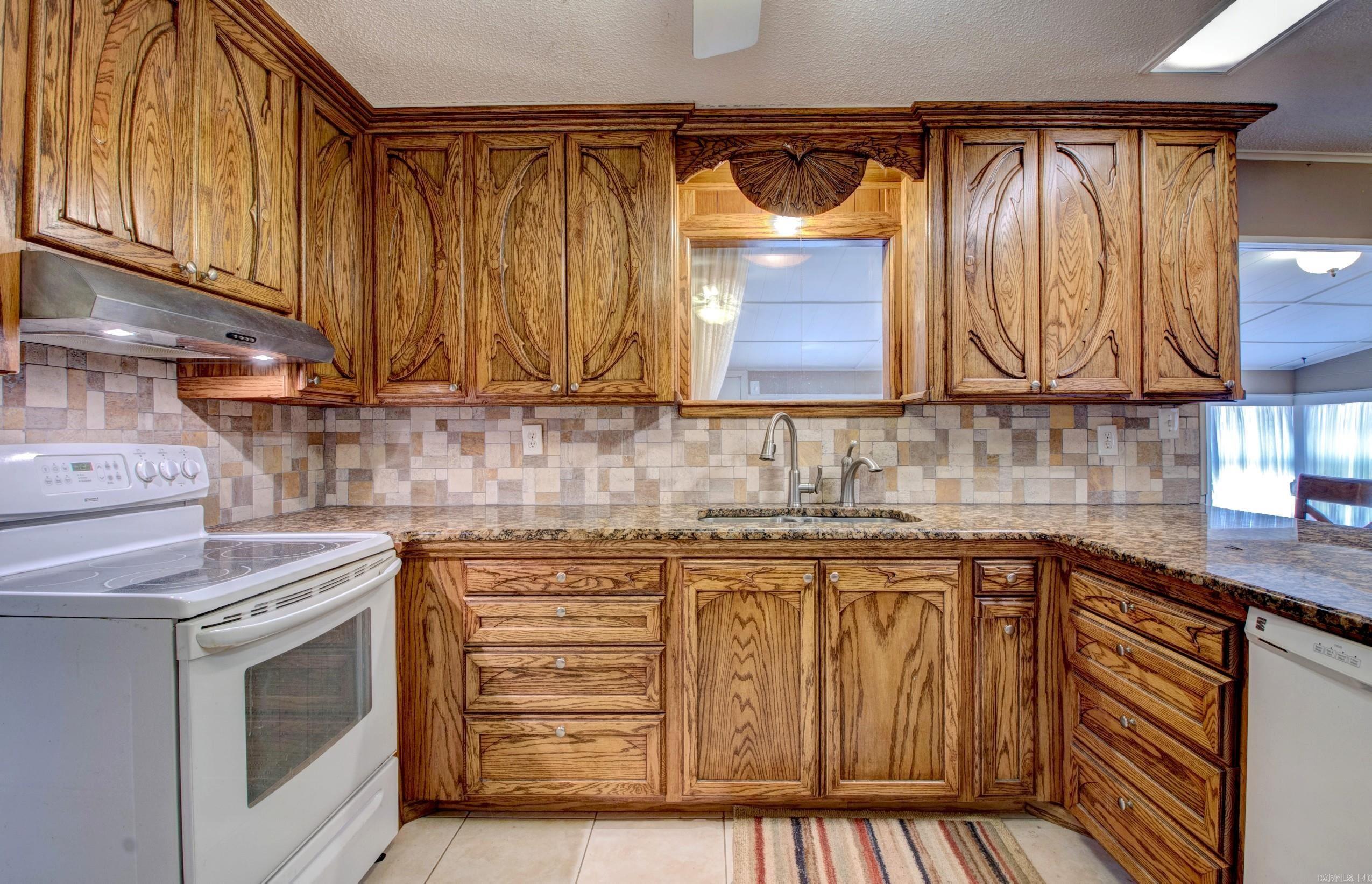 1401 E Colonel Glenn Road Property Photo 17