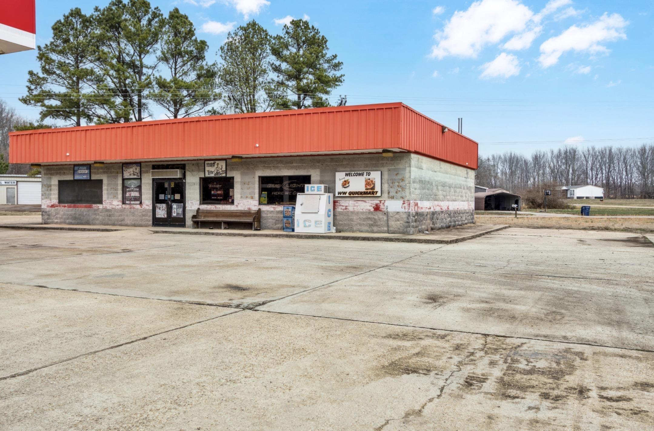 11002 Highway 135n Property Photo 8