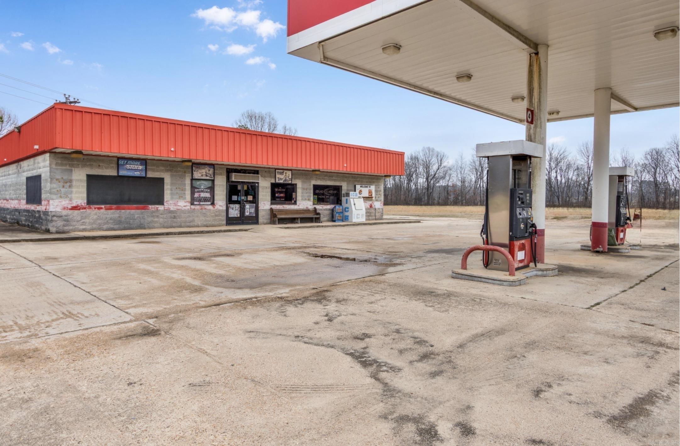 11002 Highway 135n Property Photo 9