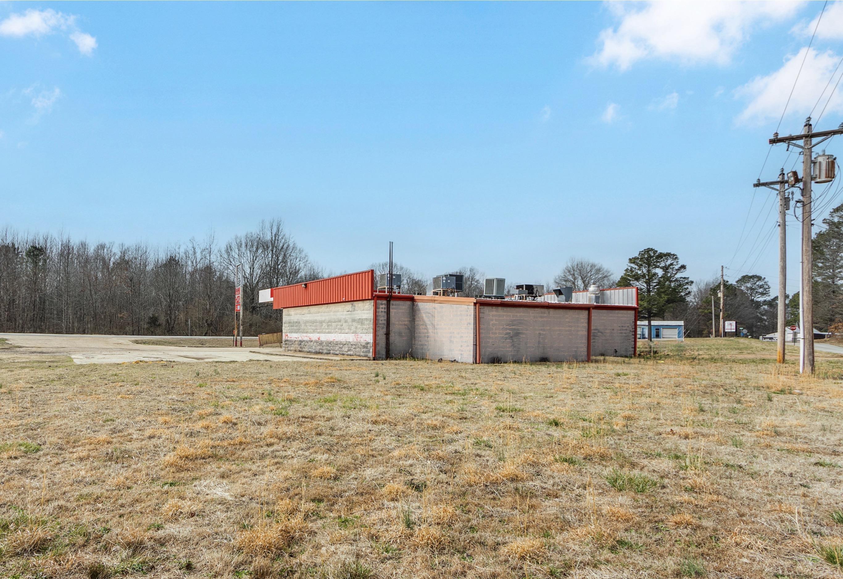 11002 Highway 135n Property Photo 10
