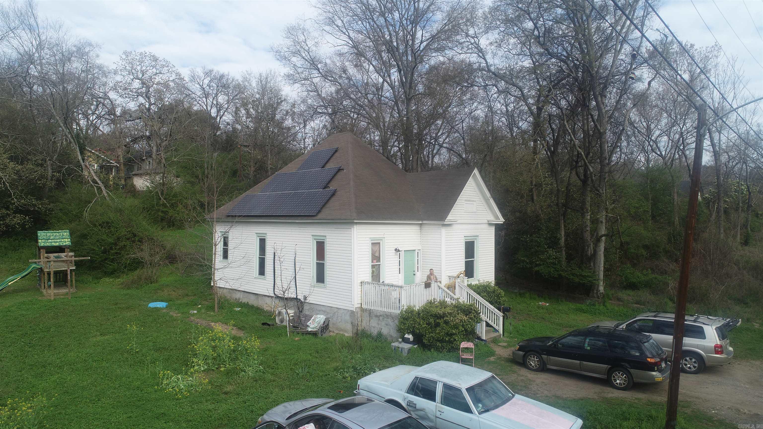 416 S Park St Property Photo 1