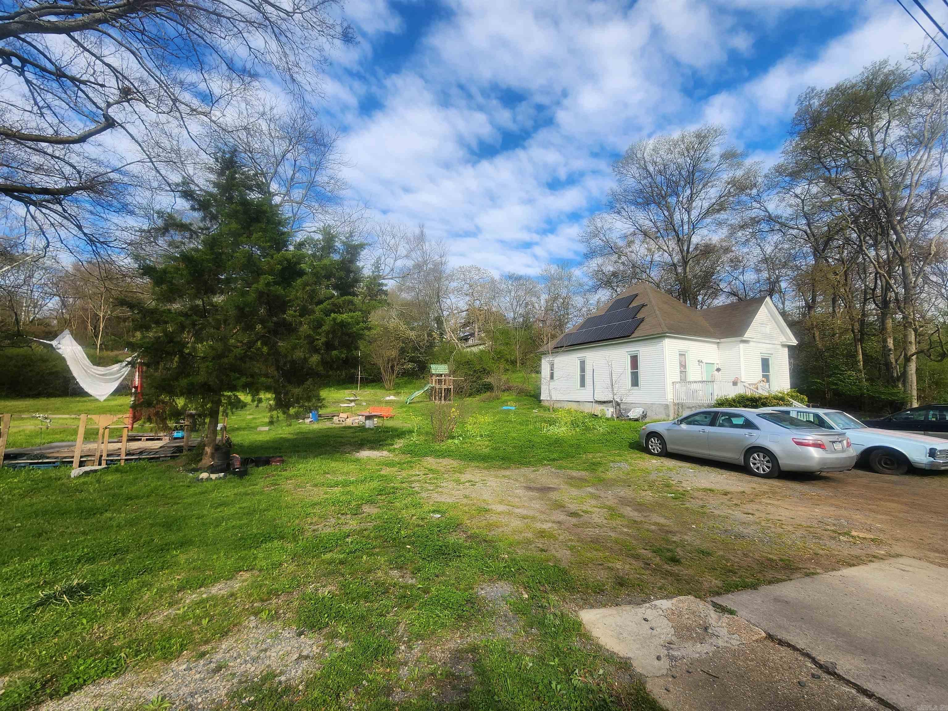 416 S Park St Property Photo 2