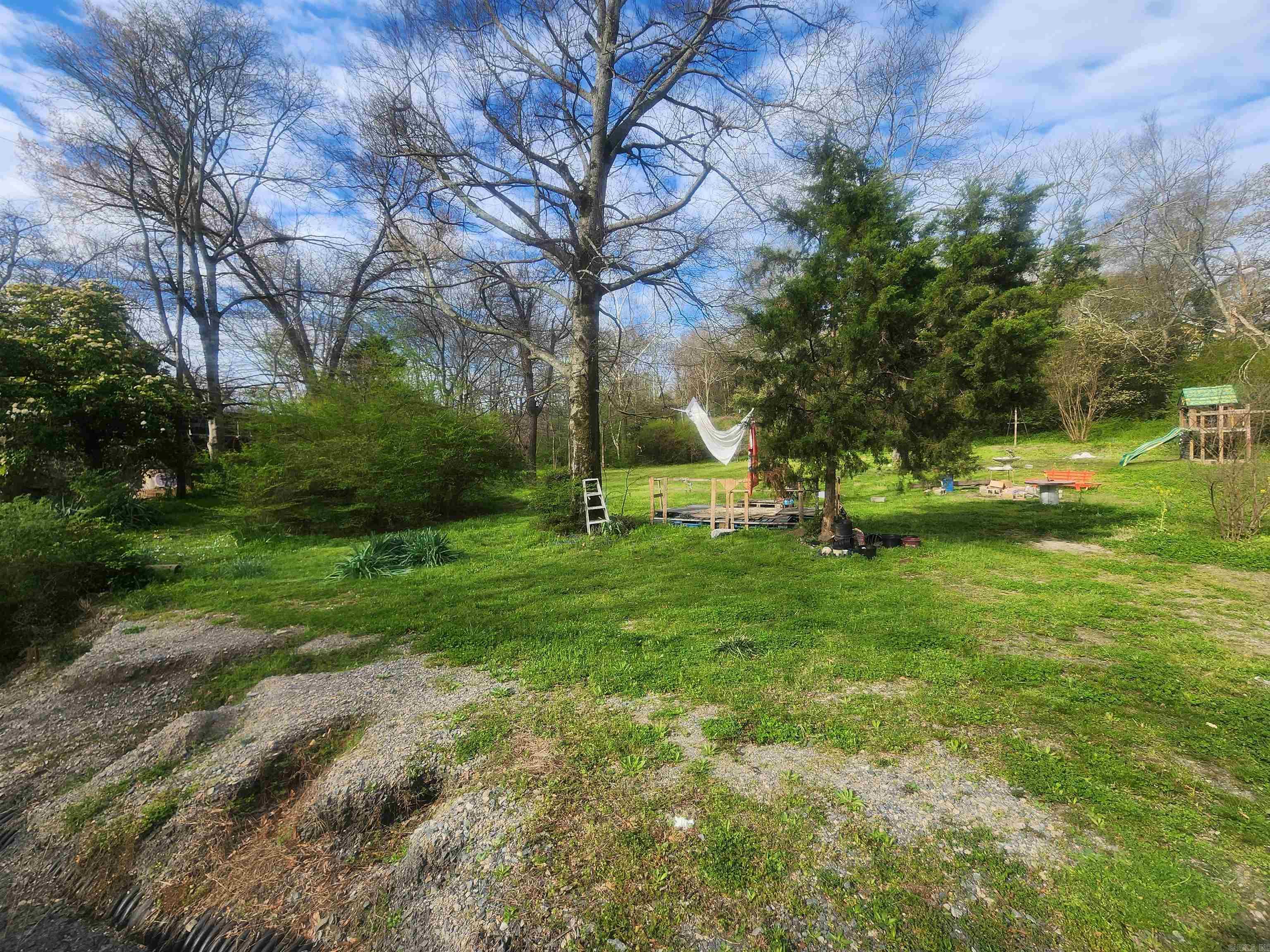 416 S Park St Property Photo 3