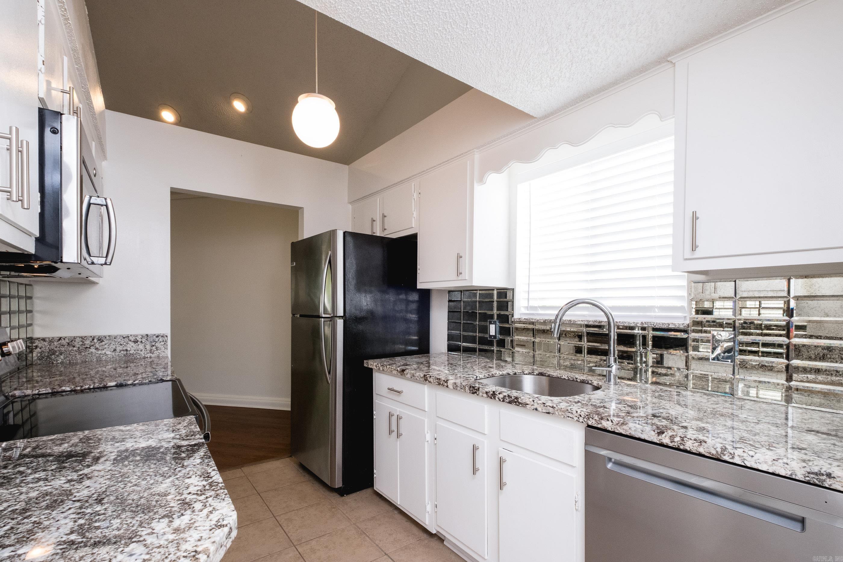 2520 Riverfront Drive 2 Property Photo 10
