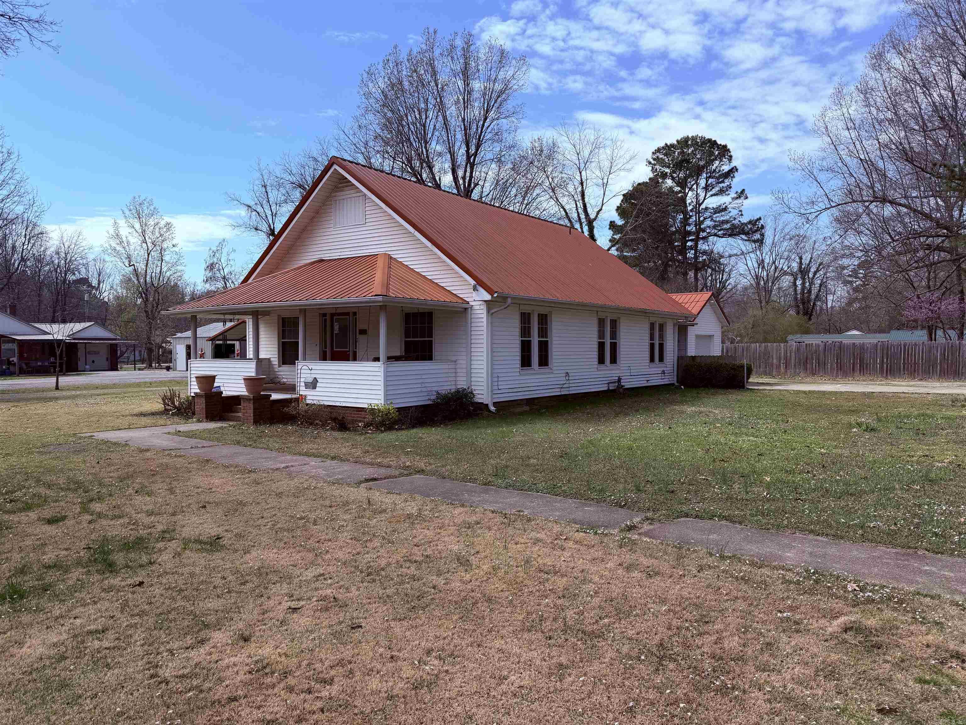217 S 12th Avenue Property Photo 4